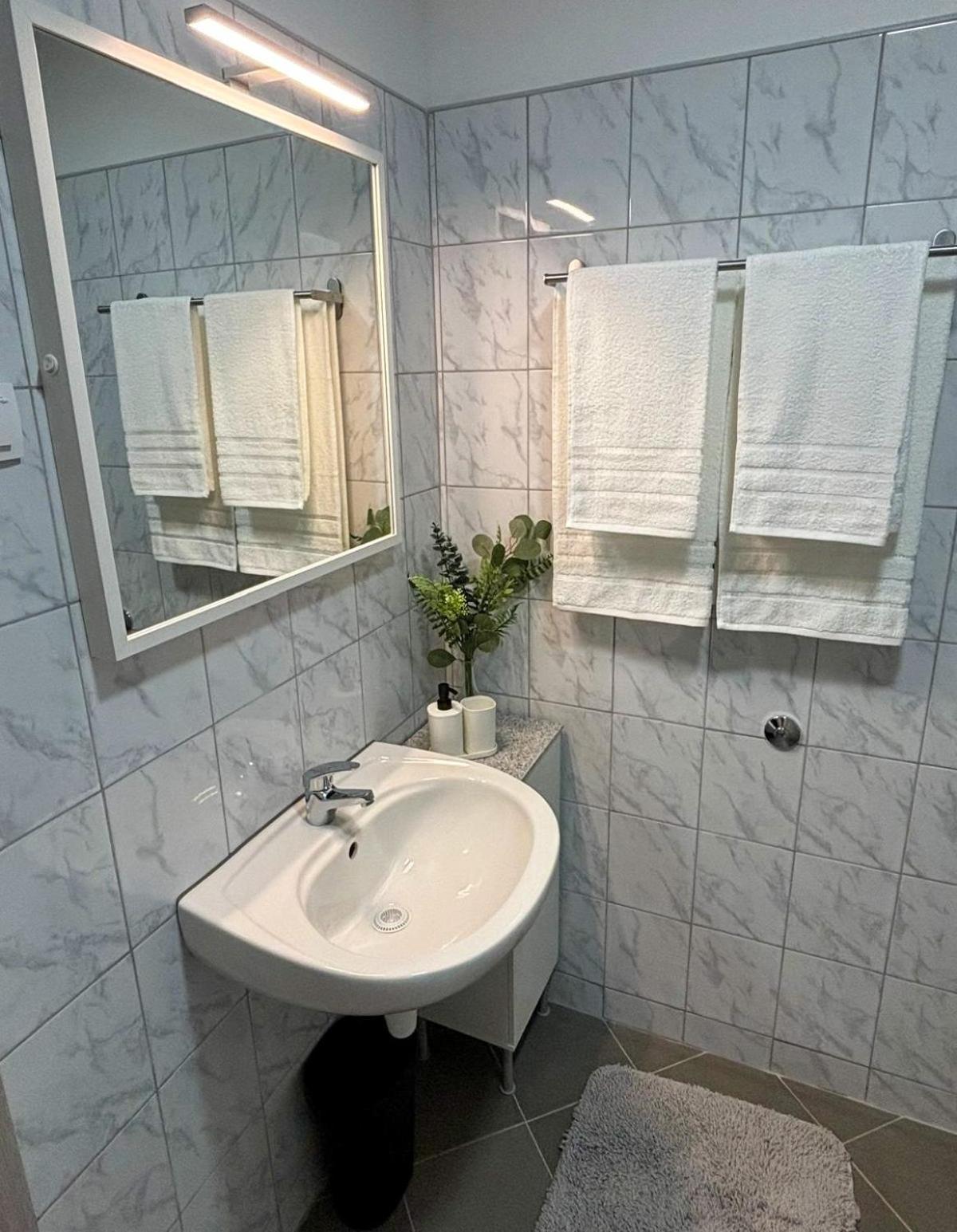 One-Bedroom Apartment with Balcony photo 2