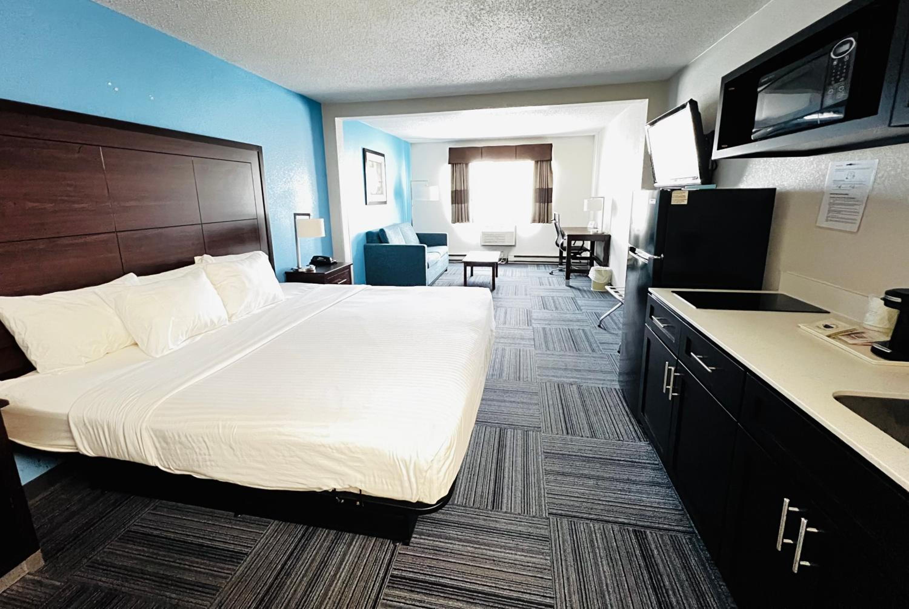 King Studio Suite - Non-Smoking - Photo 9