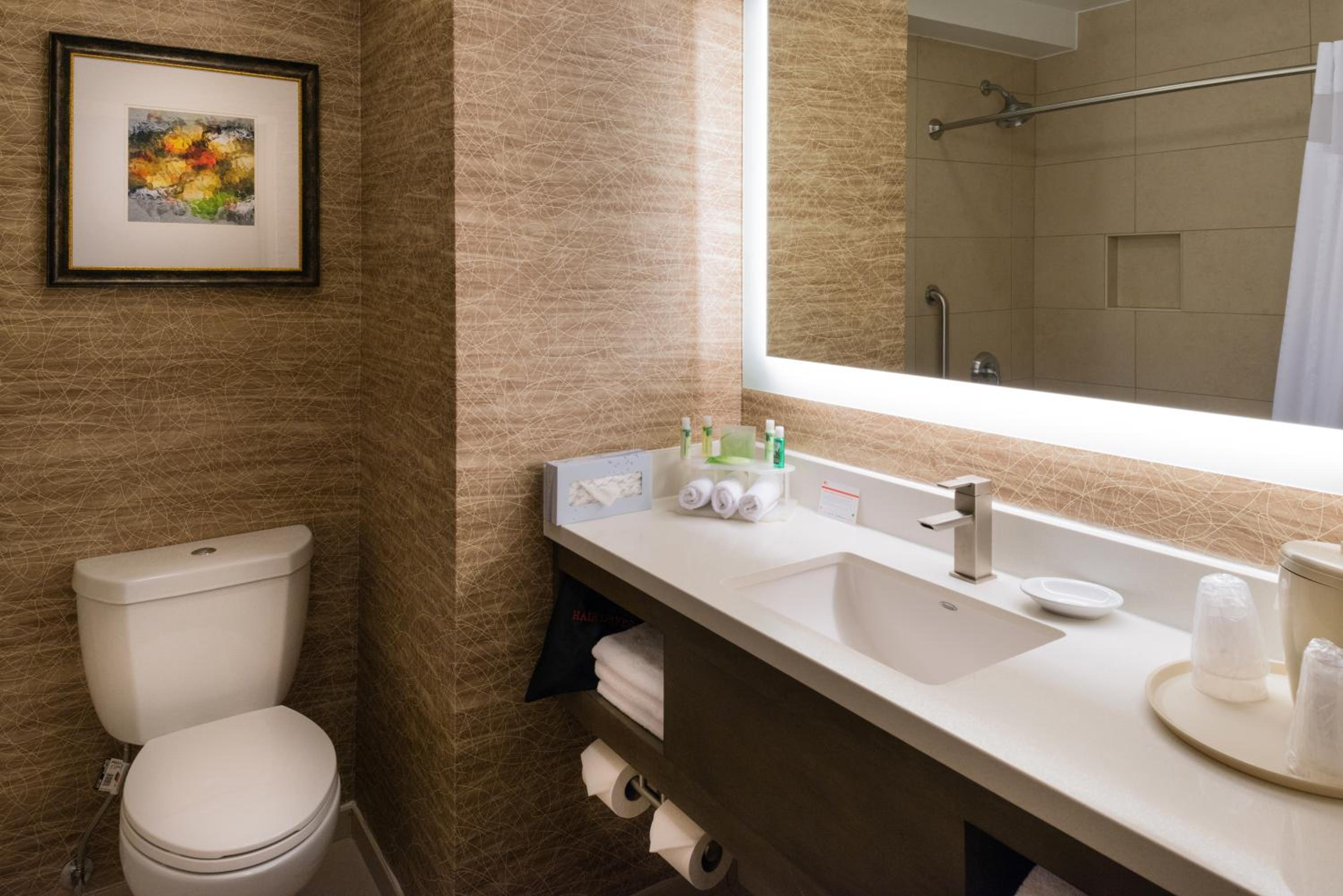 Double Room - Mobility Accessible Tub - Non-Smoking photo 2