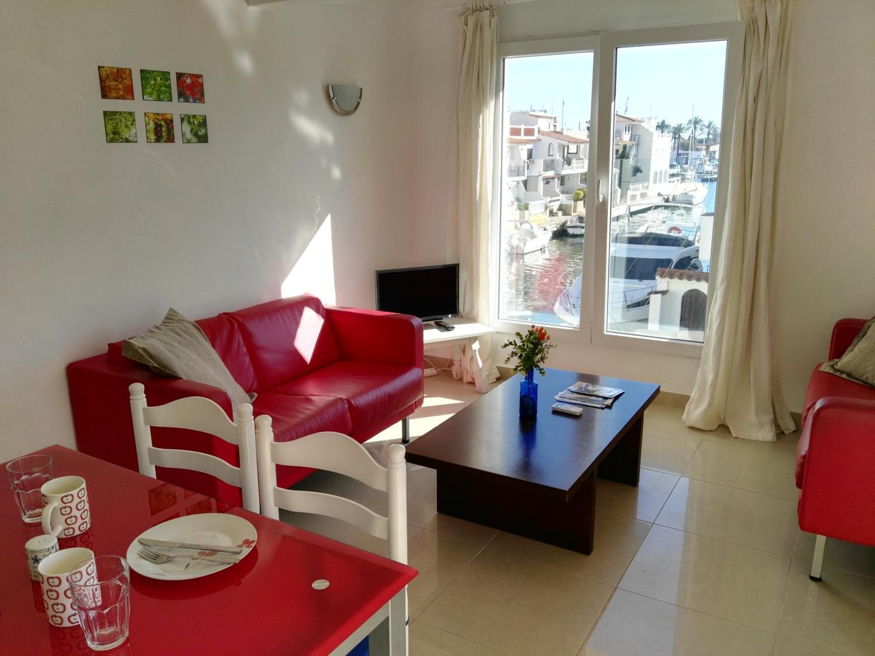 Apartamento de Dos Habitaciones con Terraza