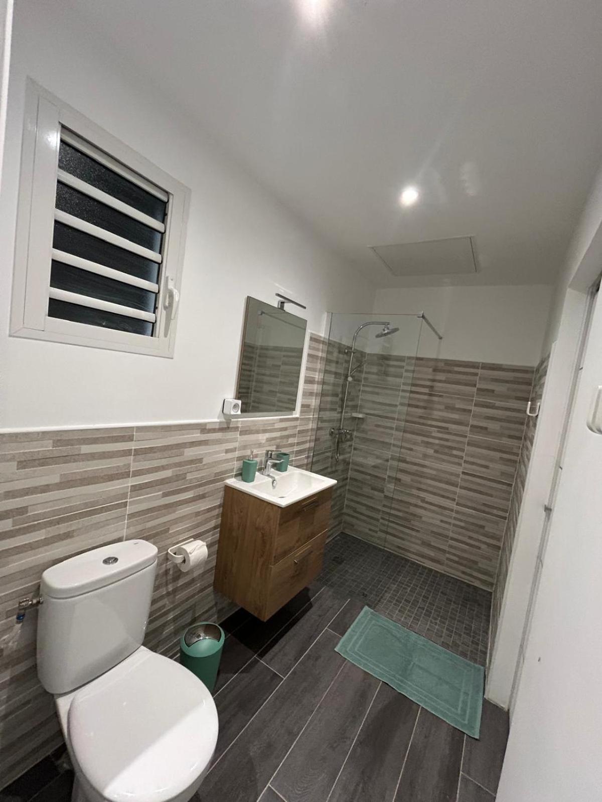 One-Bedroom House photo 2