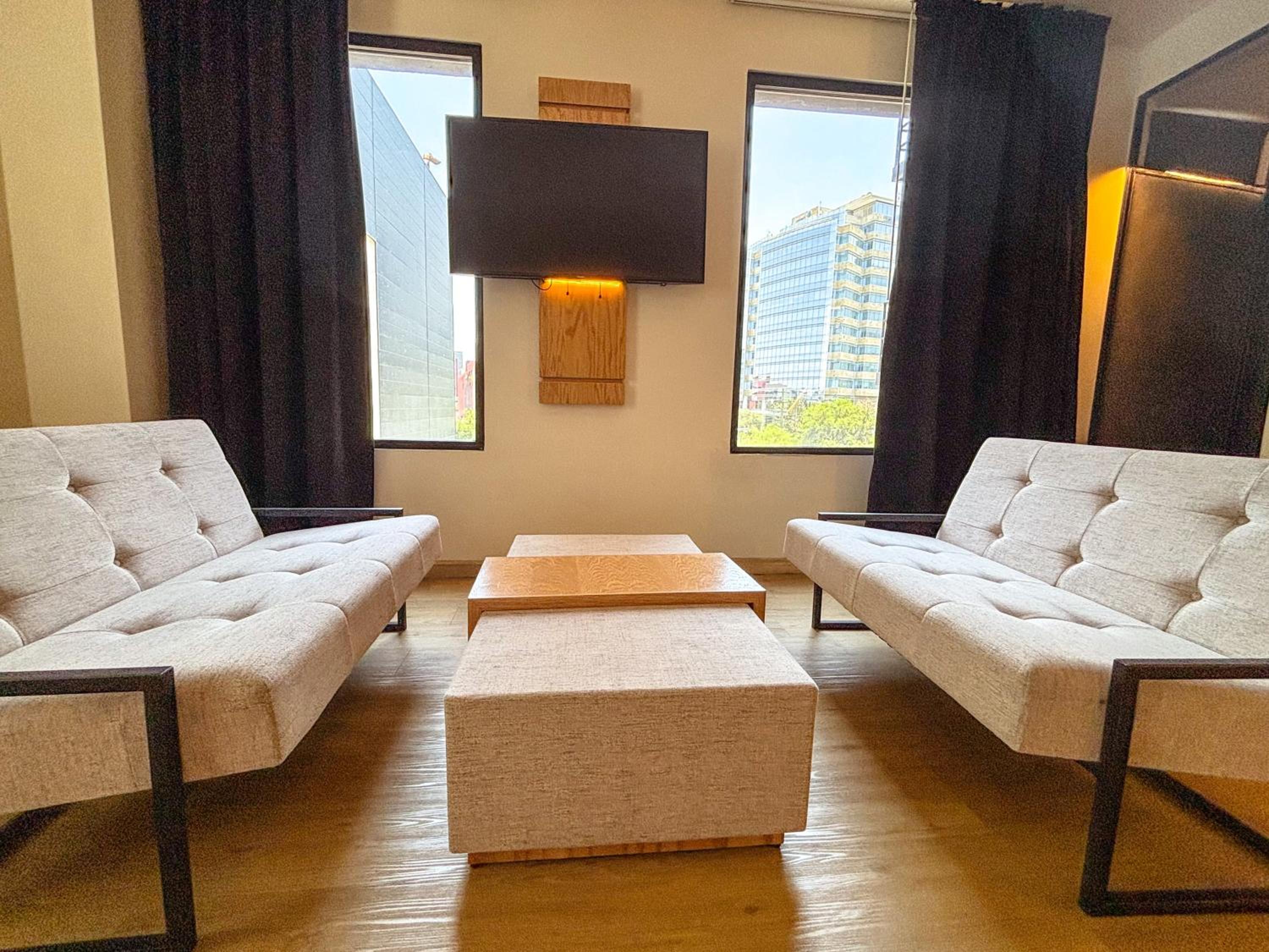 King Suite - Photo 2