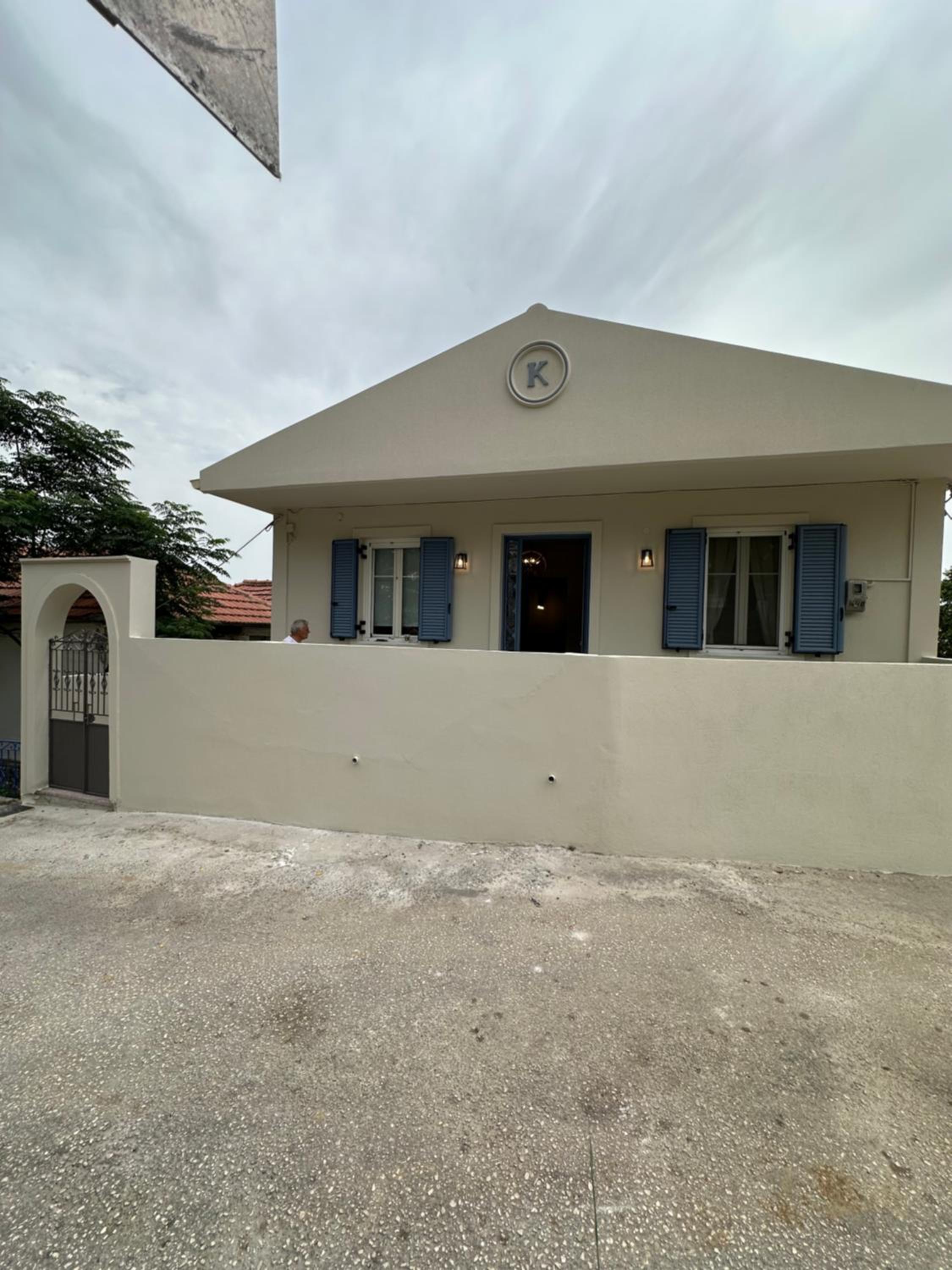 Three-Bedroom House photo 3