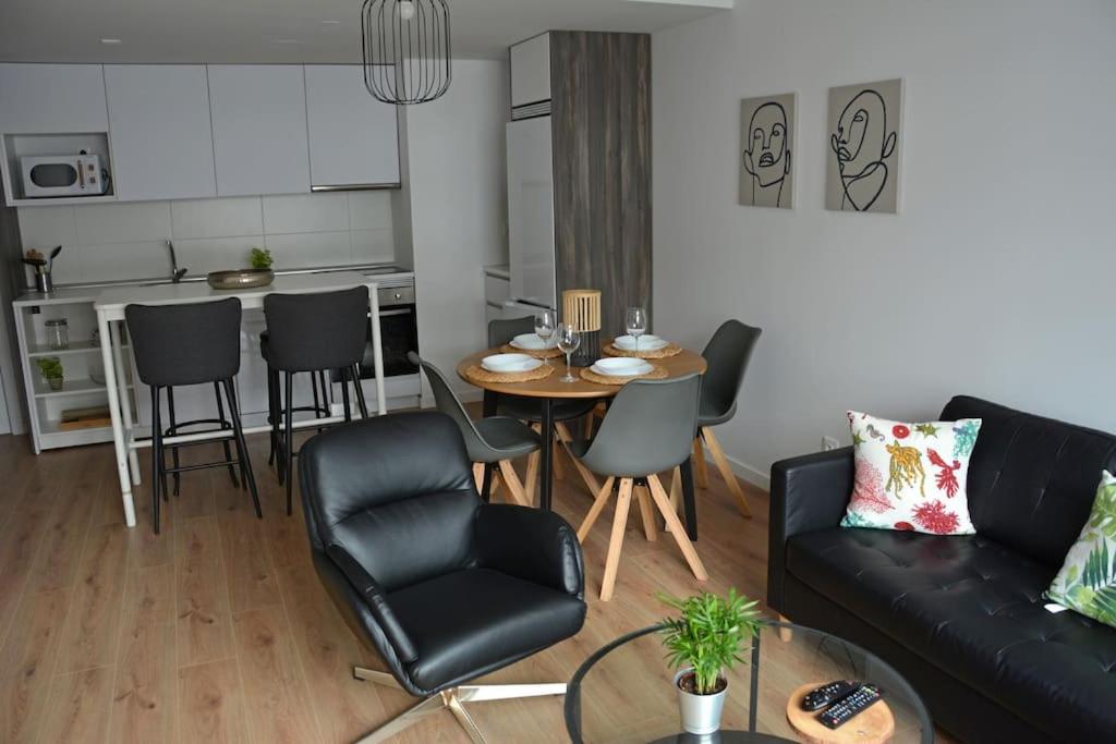 Apartamento de dos habitaciones con balcón