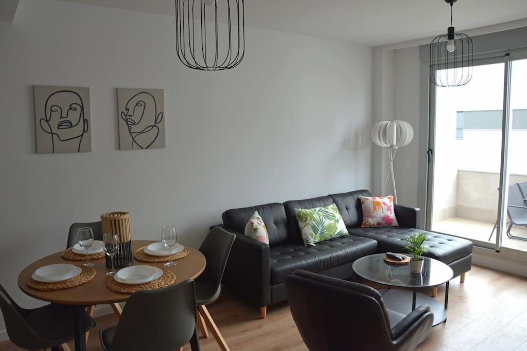 Two-Bedroom Apartment with Balcony photo 2