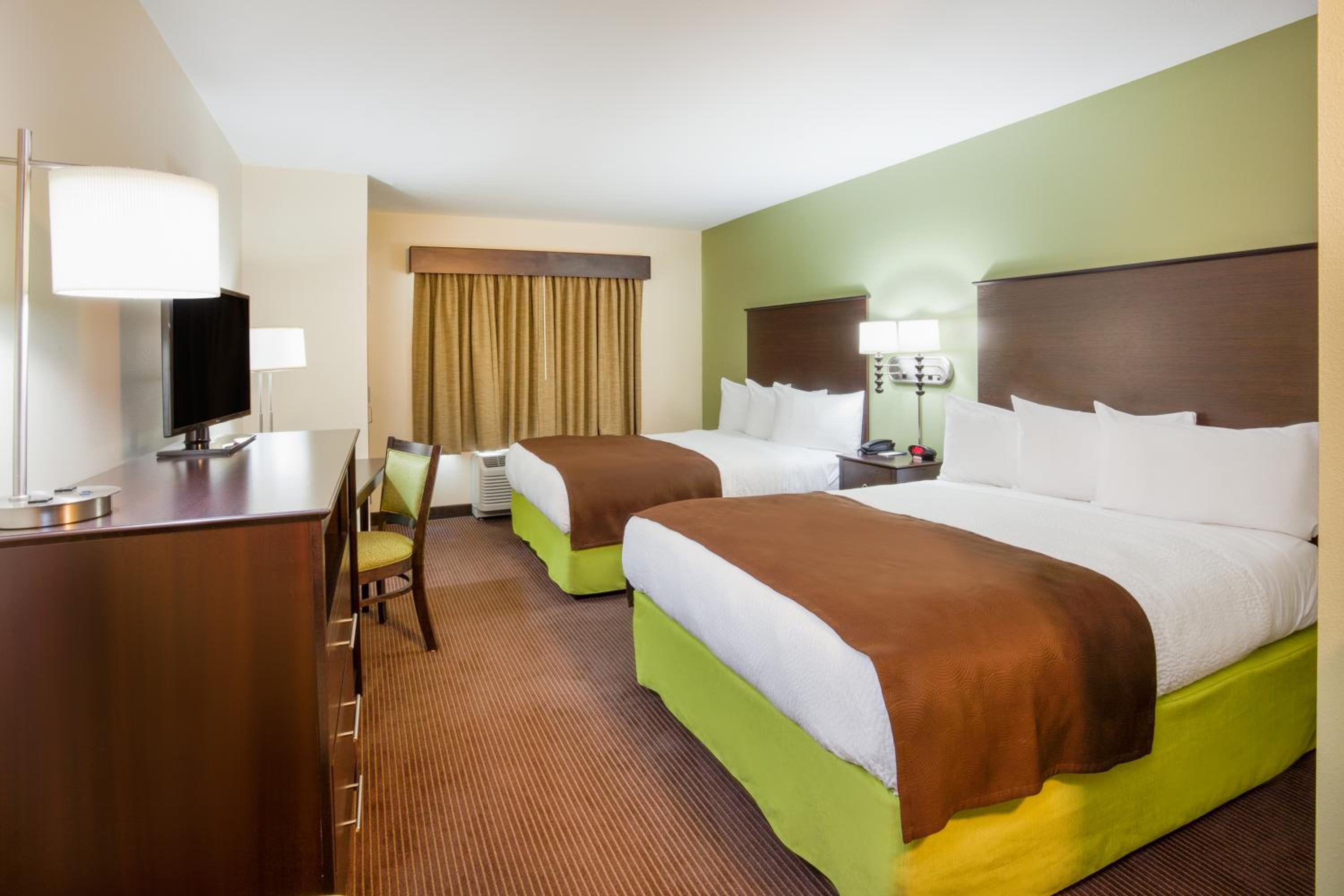 Deluxe Queen Room - Mobility Access/Non-Smoking photo 1