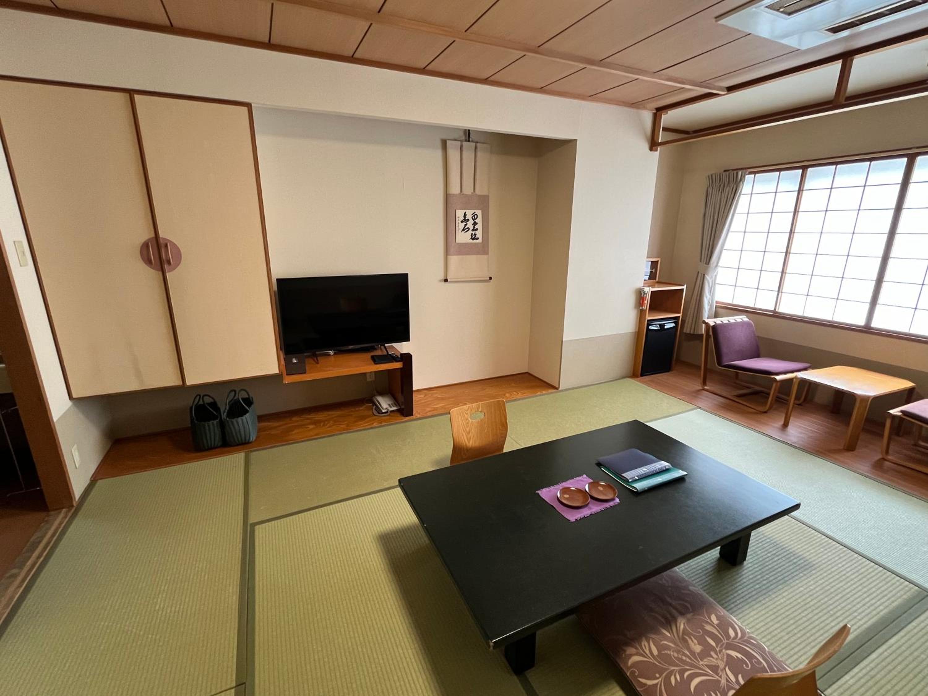 Japanese-Style Room with Shared Bathroom - Non-Smoking photo 2
