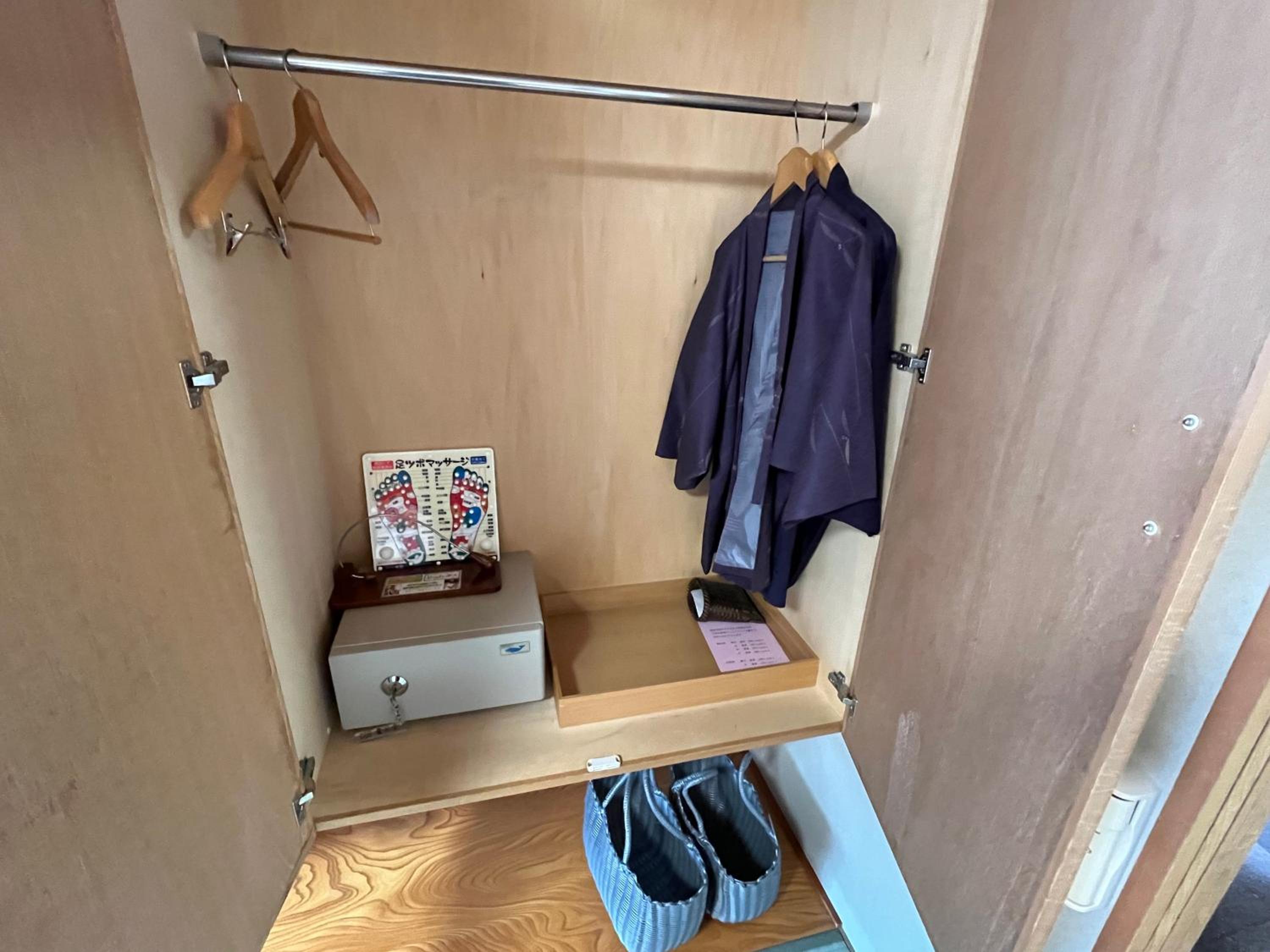 Japanese-Style Room with Time Reserved Private Bathroom - Non-Smoking photo 3