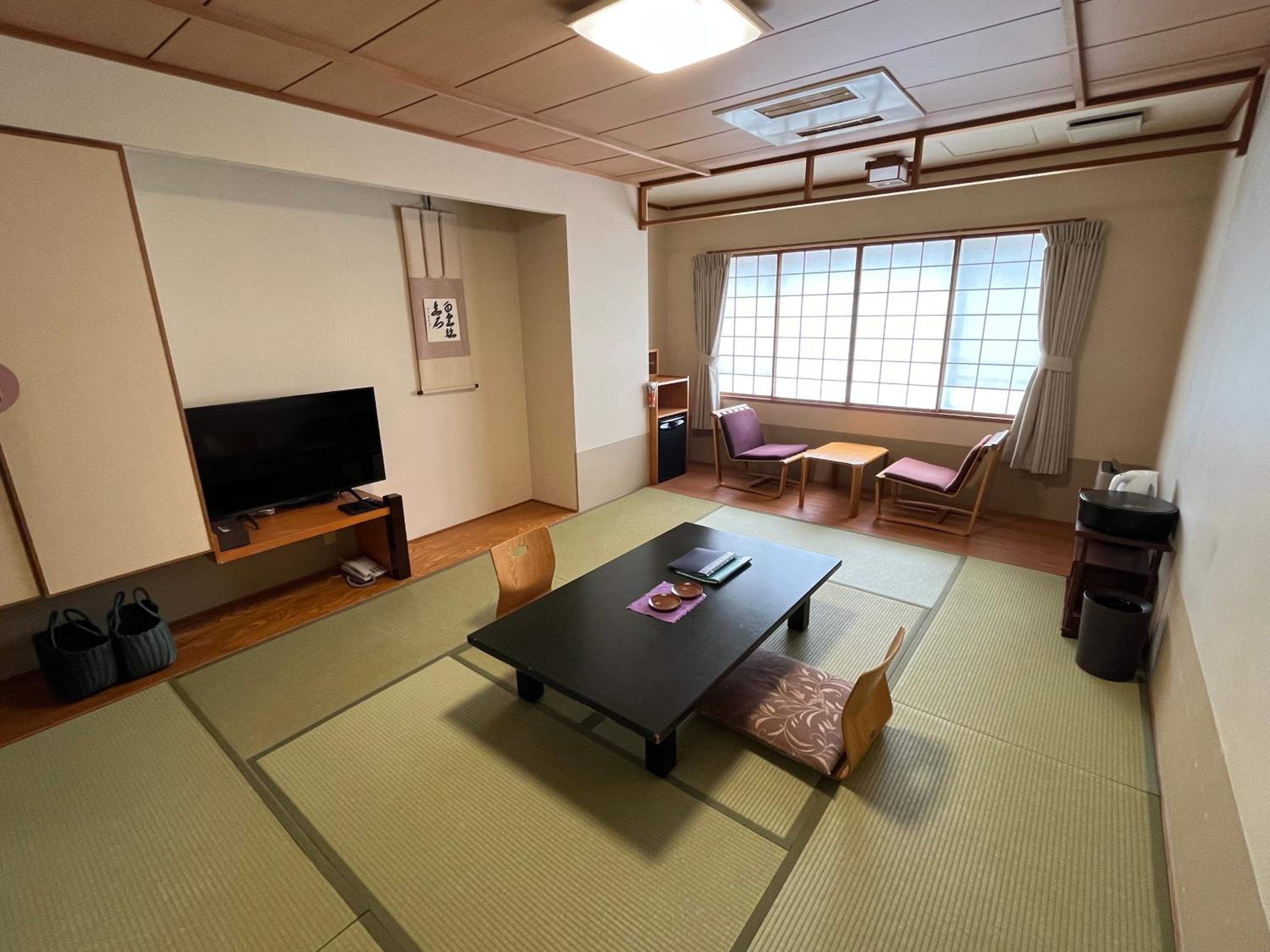 Japanese-Style Room with Shared Bathroom - Room Dinner - Non-Smoking photo 2