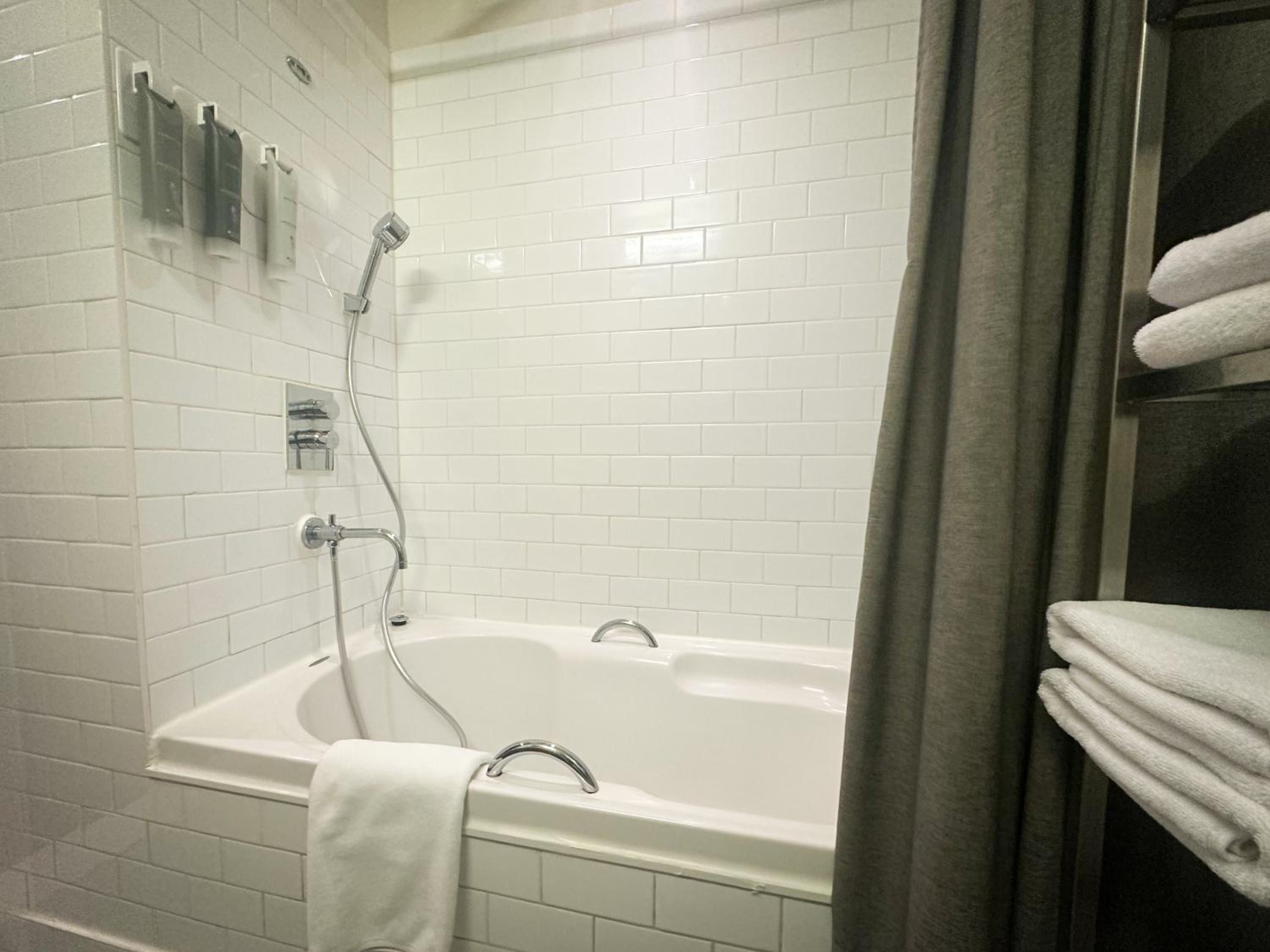 West Double Bath photo 2