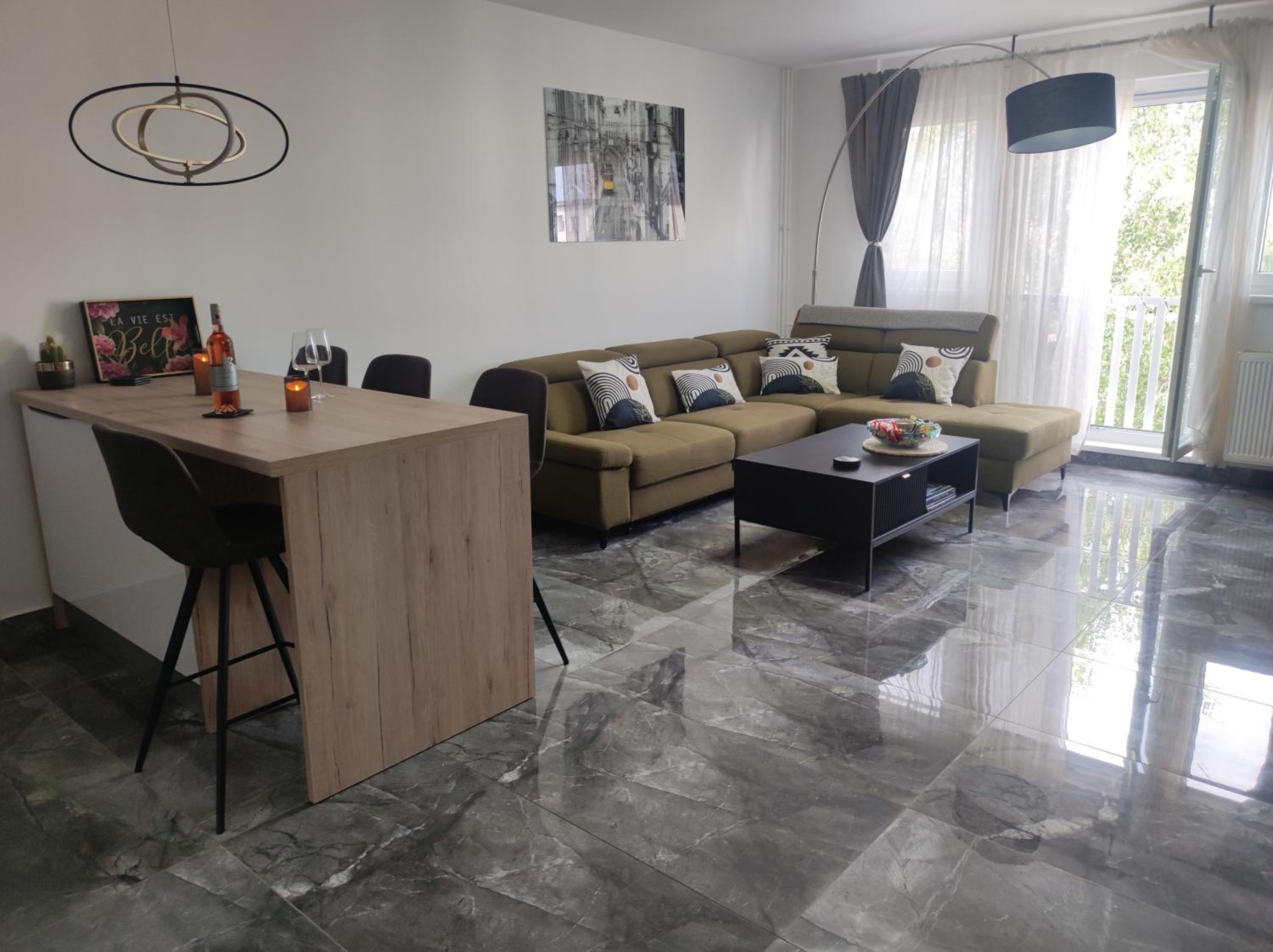 One-Bedroom Apartment