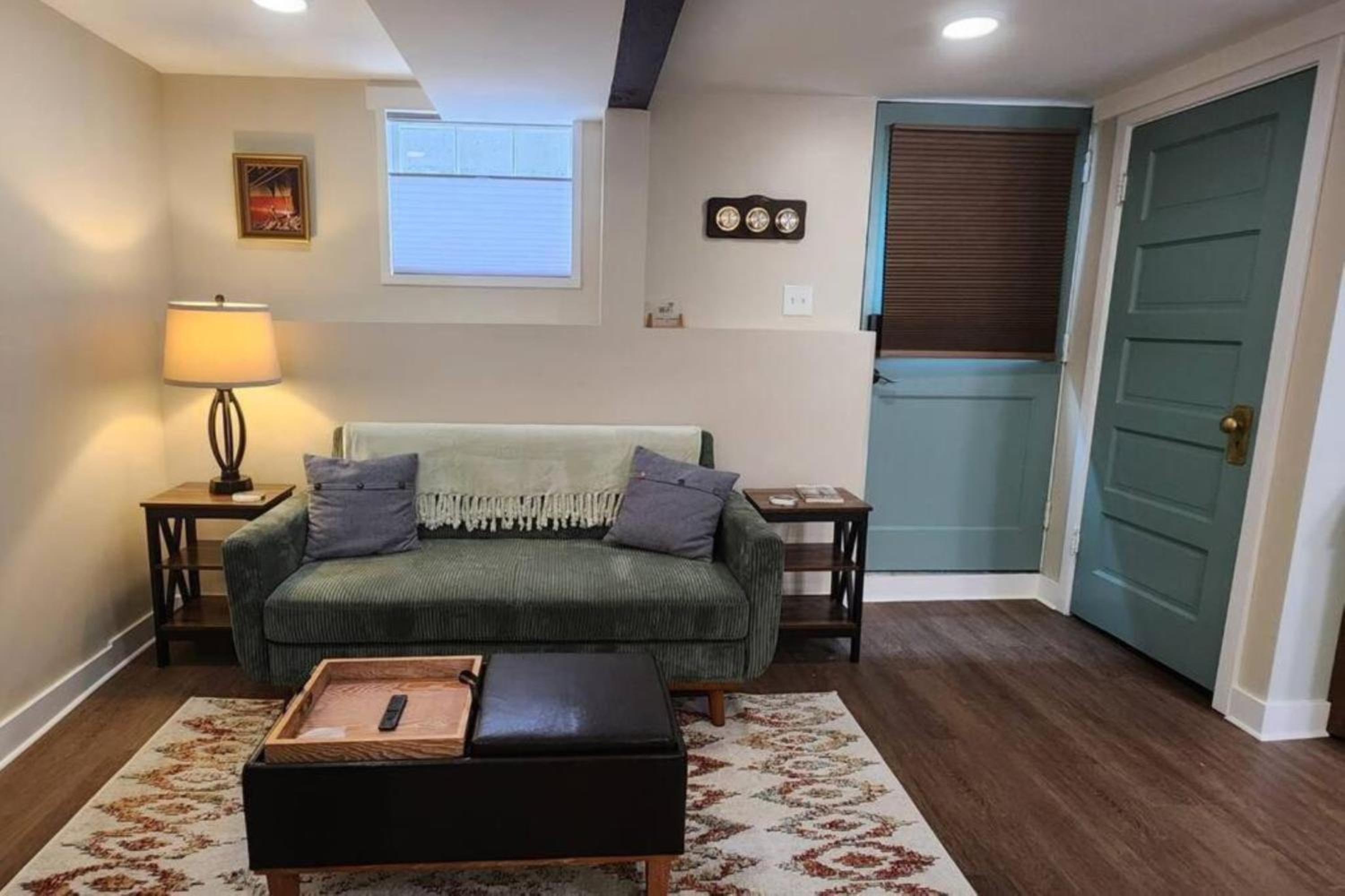 One-Bedroom Apartment photo 2