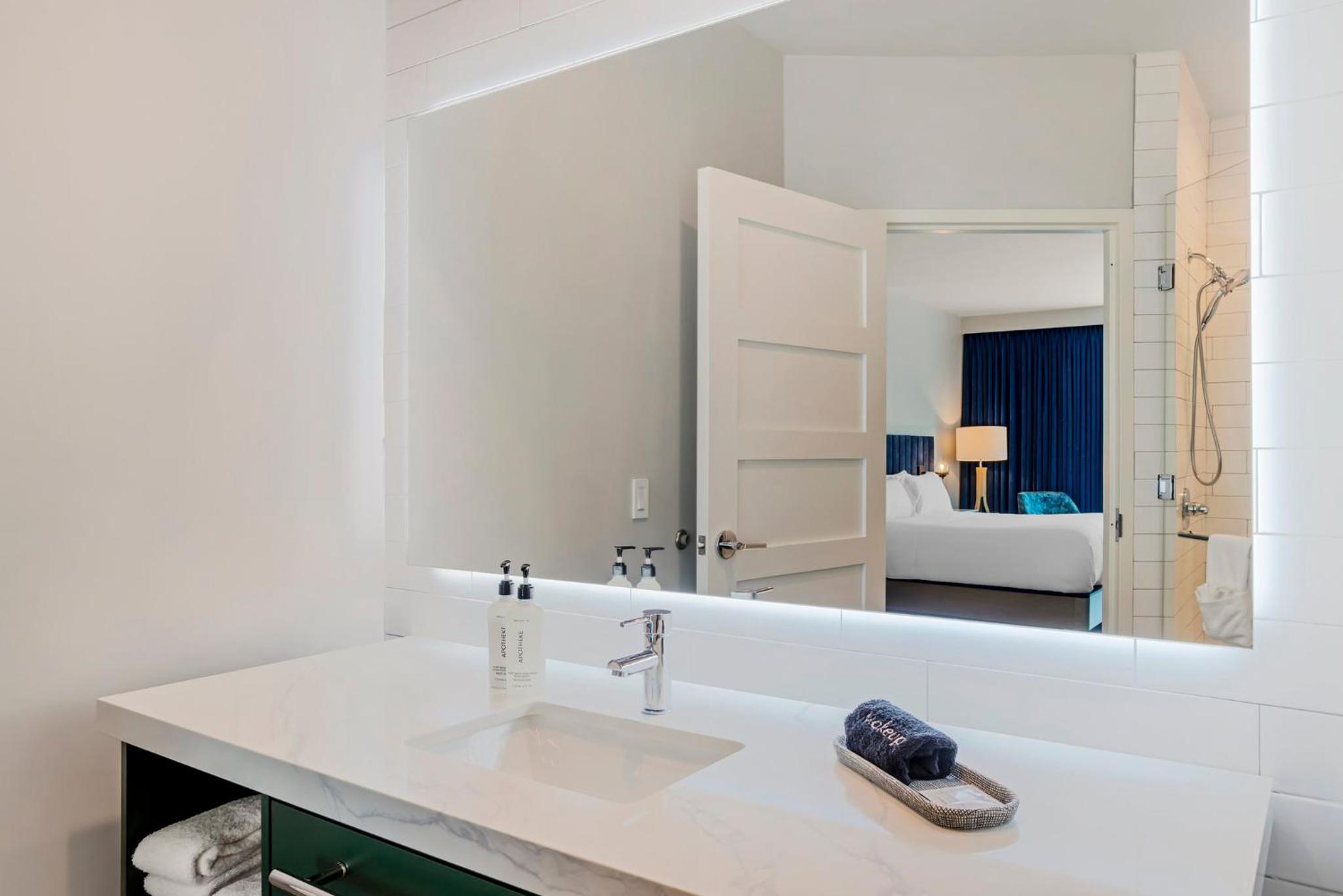 Premium King Room - Trainer - Photo 10