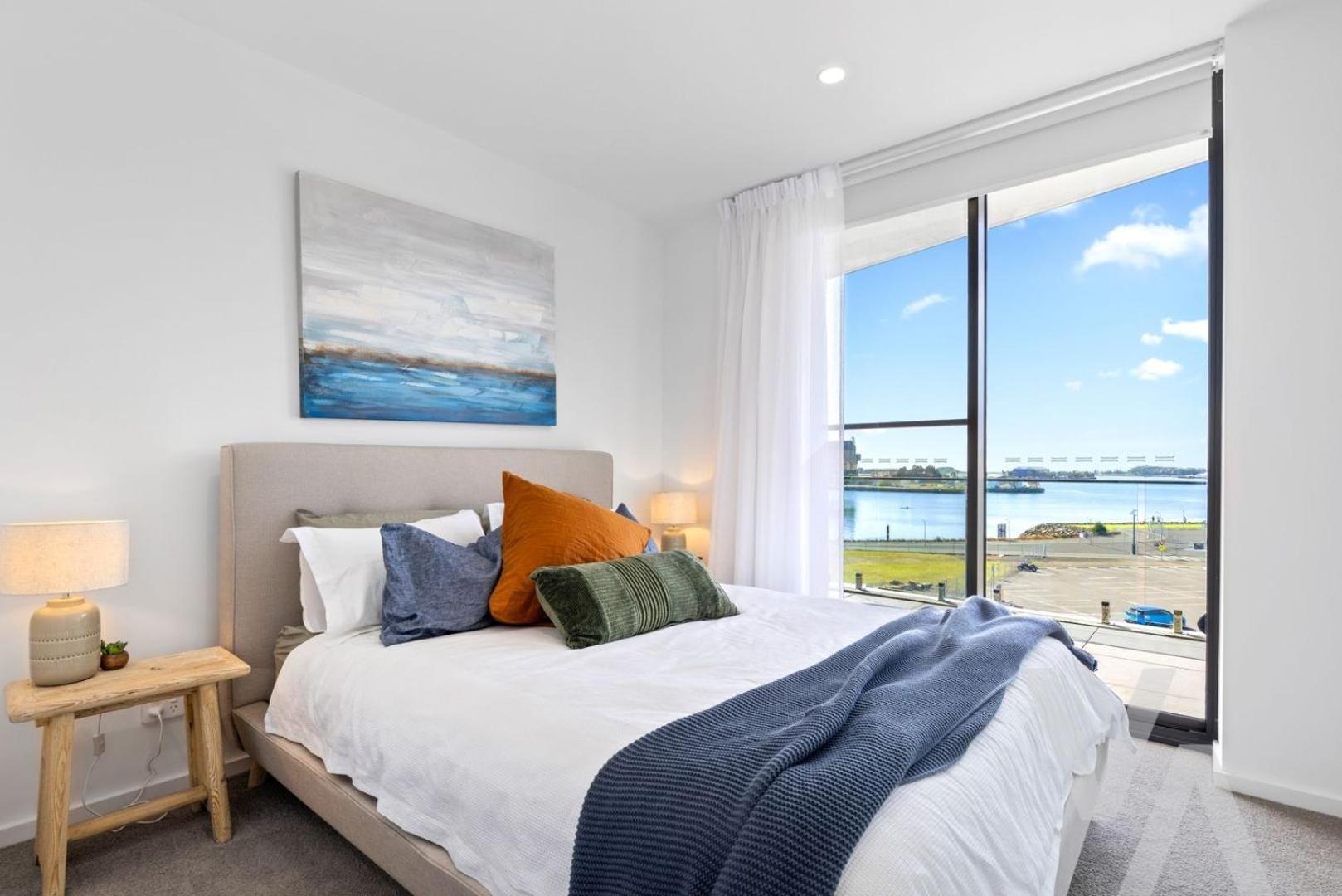 Harbour View Superior, Two-Bedroom, Two-Bathroom, One-Carspace