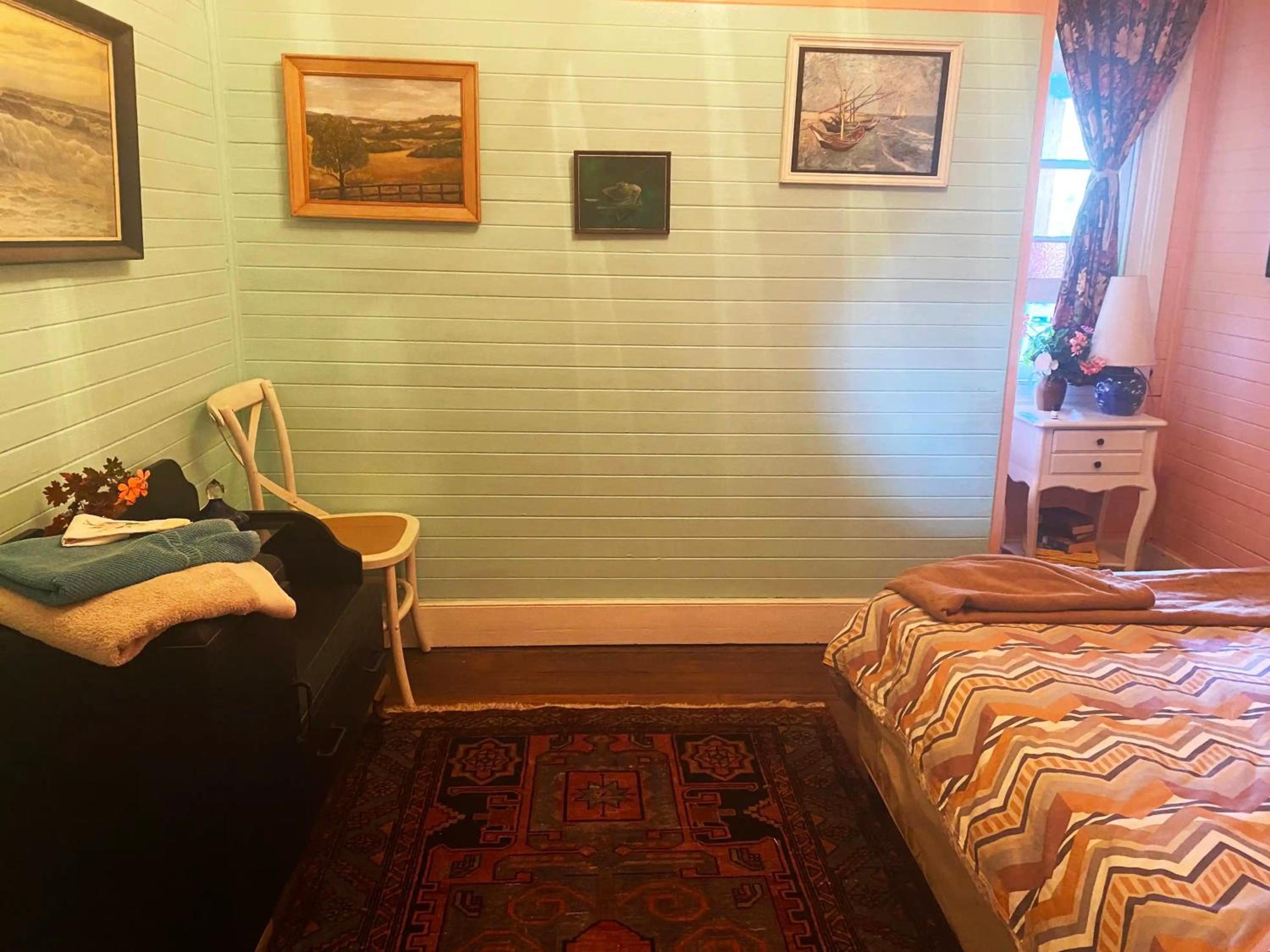 Queen Room photo 3