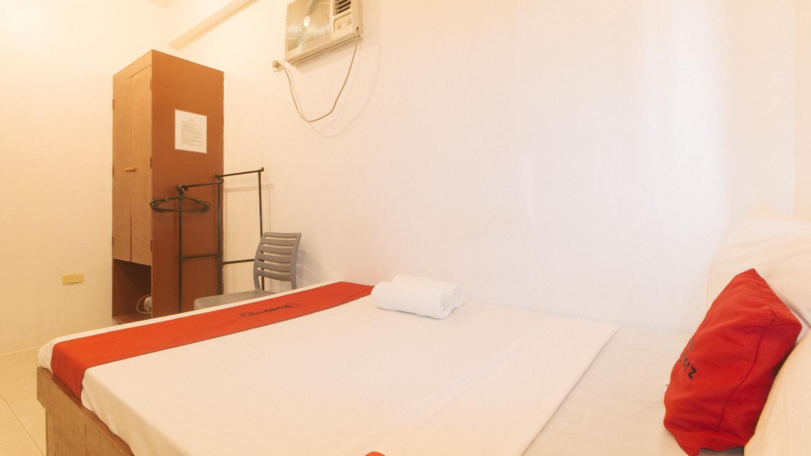 Standard Double Room - Photo 4