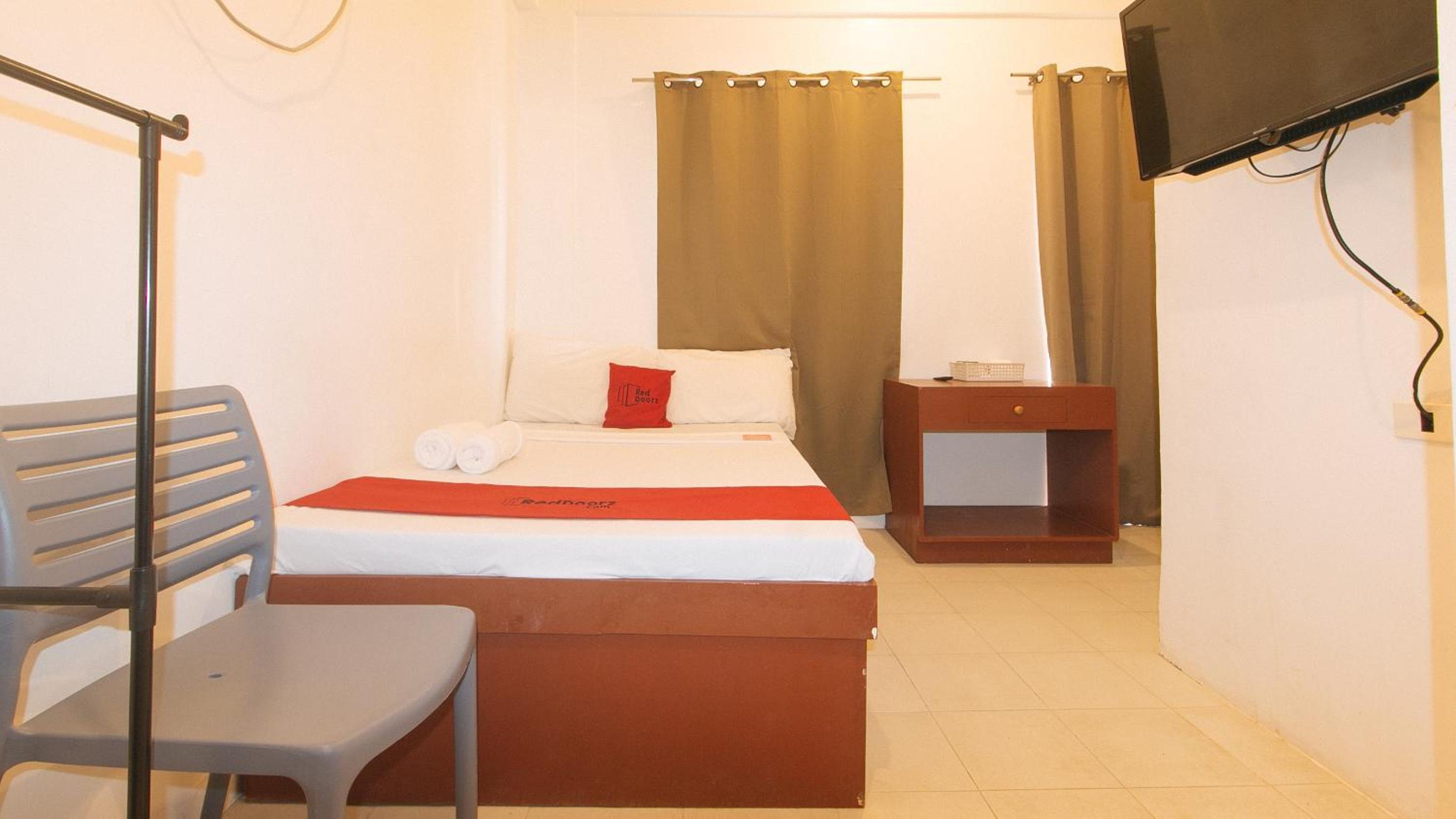 Standard Double Room - Photo 14