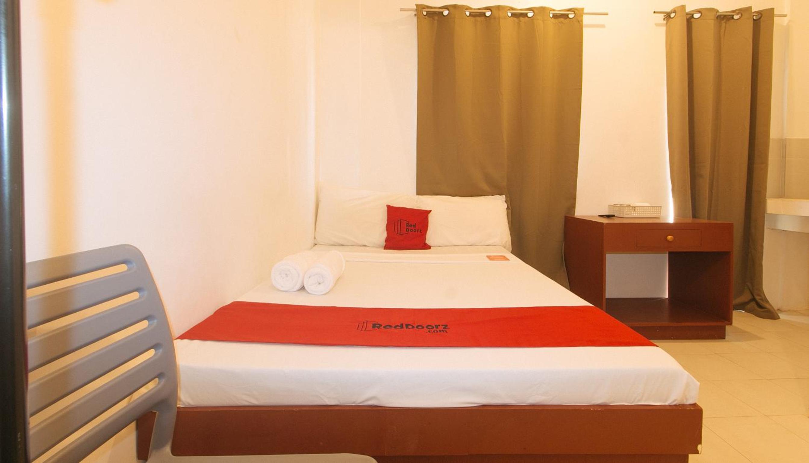Standard Double Room - Photo 12