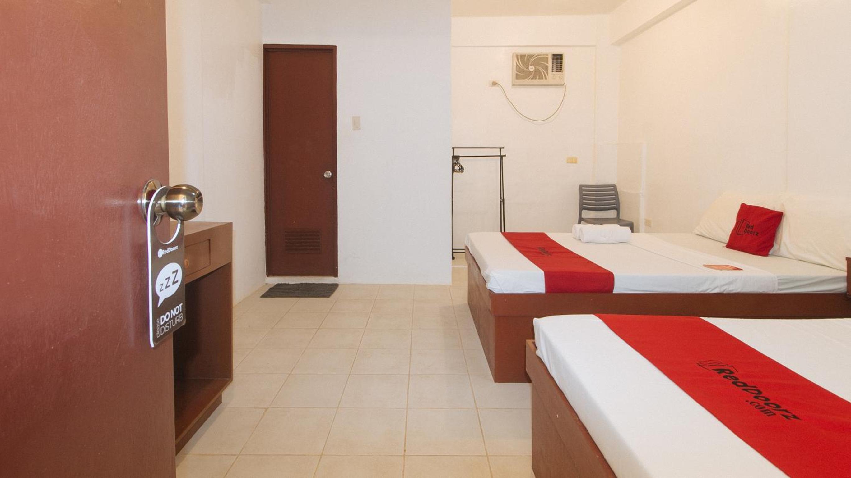 Triple Room - Photo 11