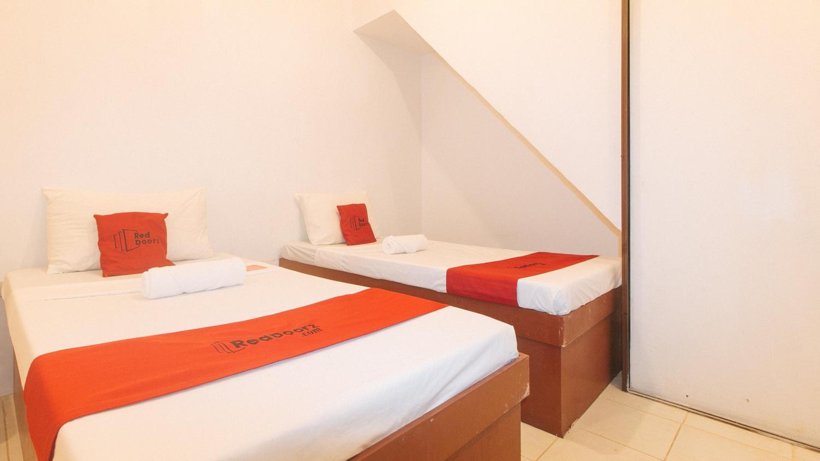 Twin Room - Photo 5