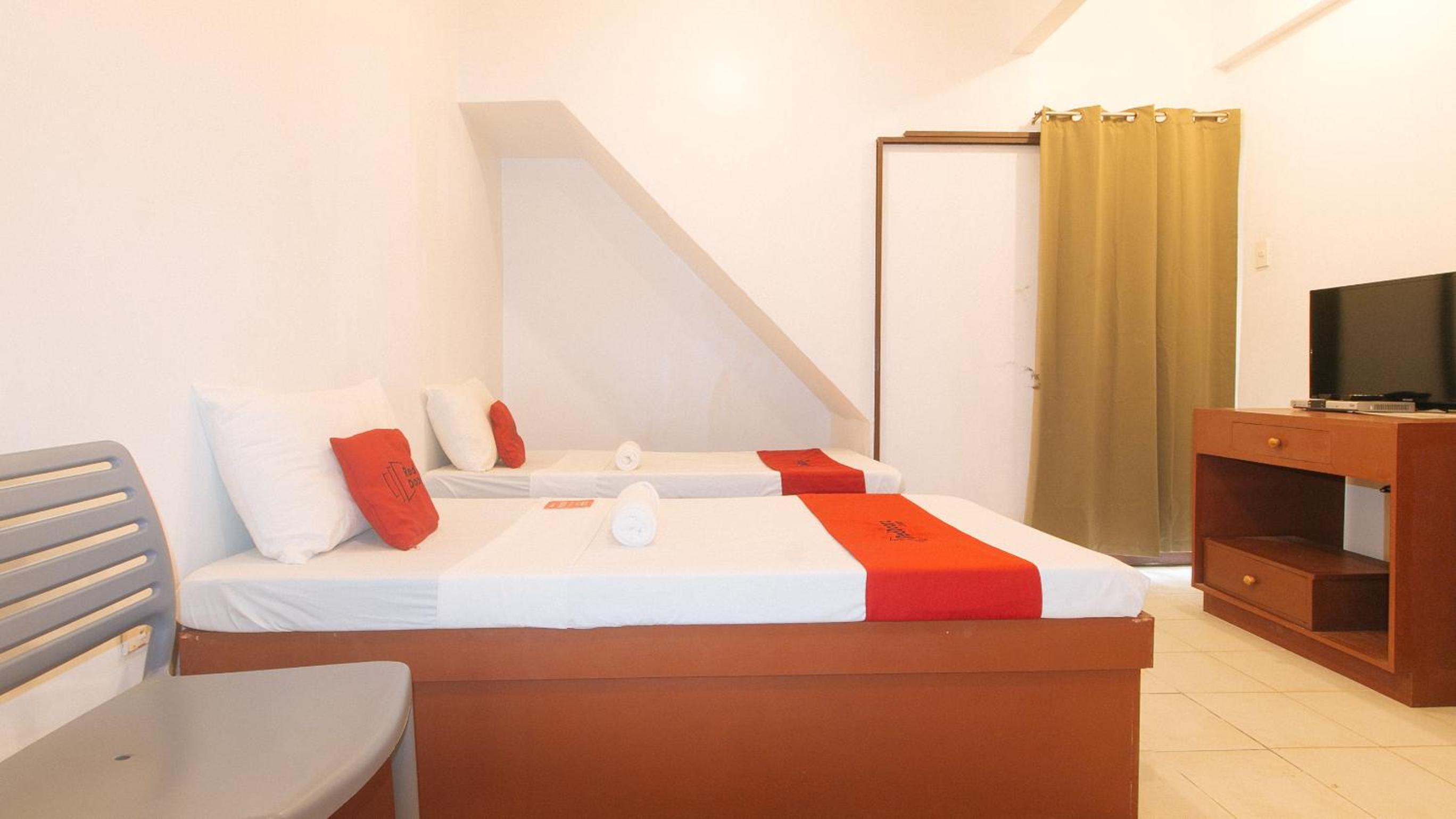 Twin Room - Photo 1