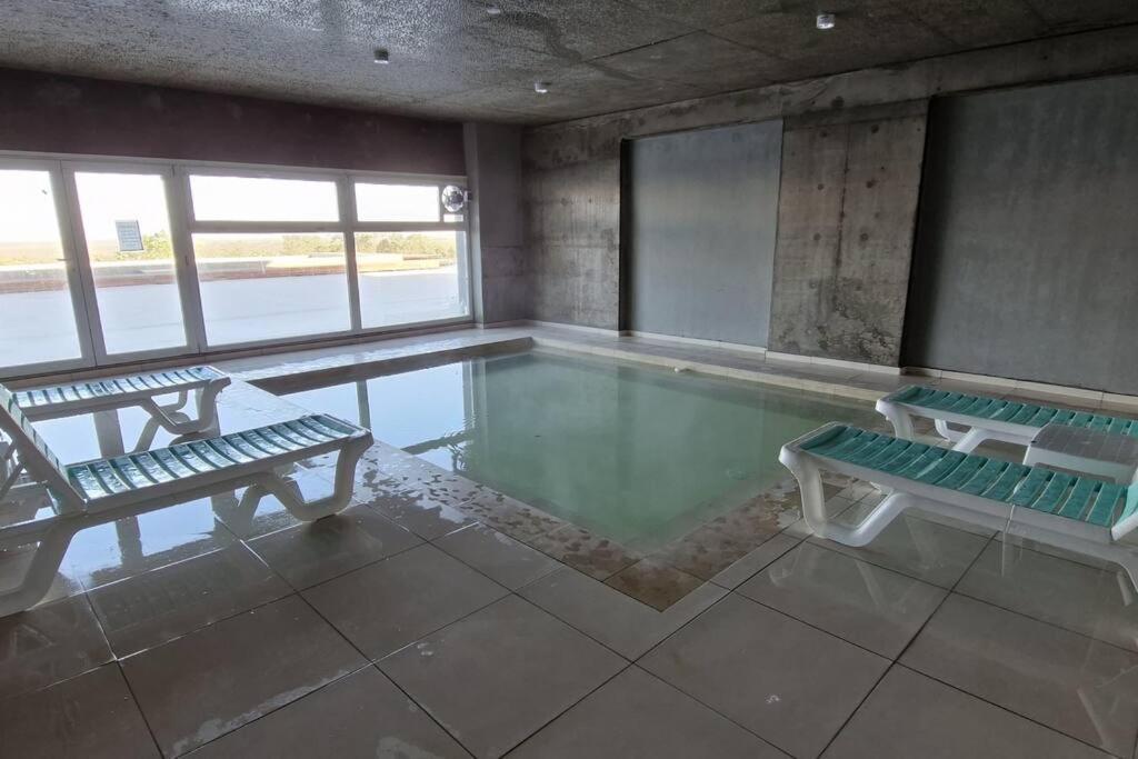 One-Bedroom Apartment with River View photo 2