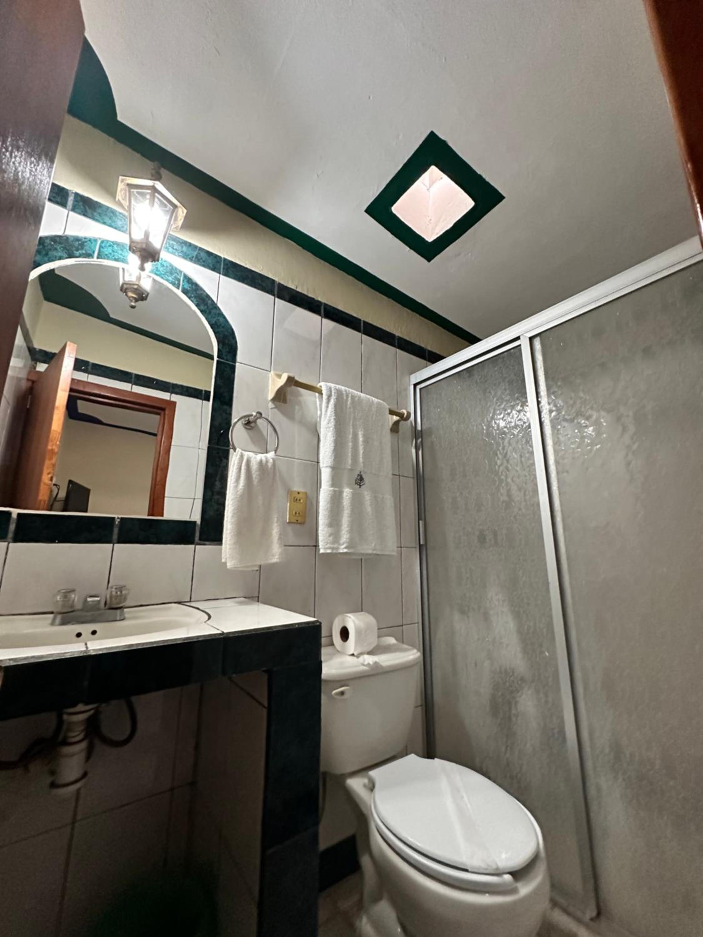 Triple Room with Balcony - Photo 6