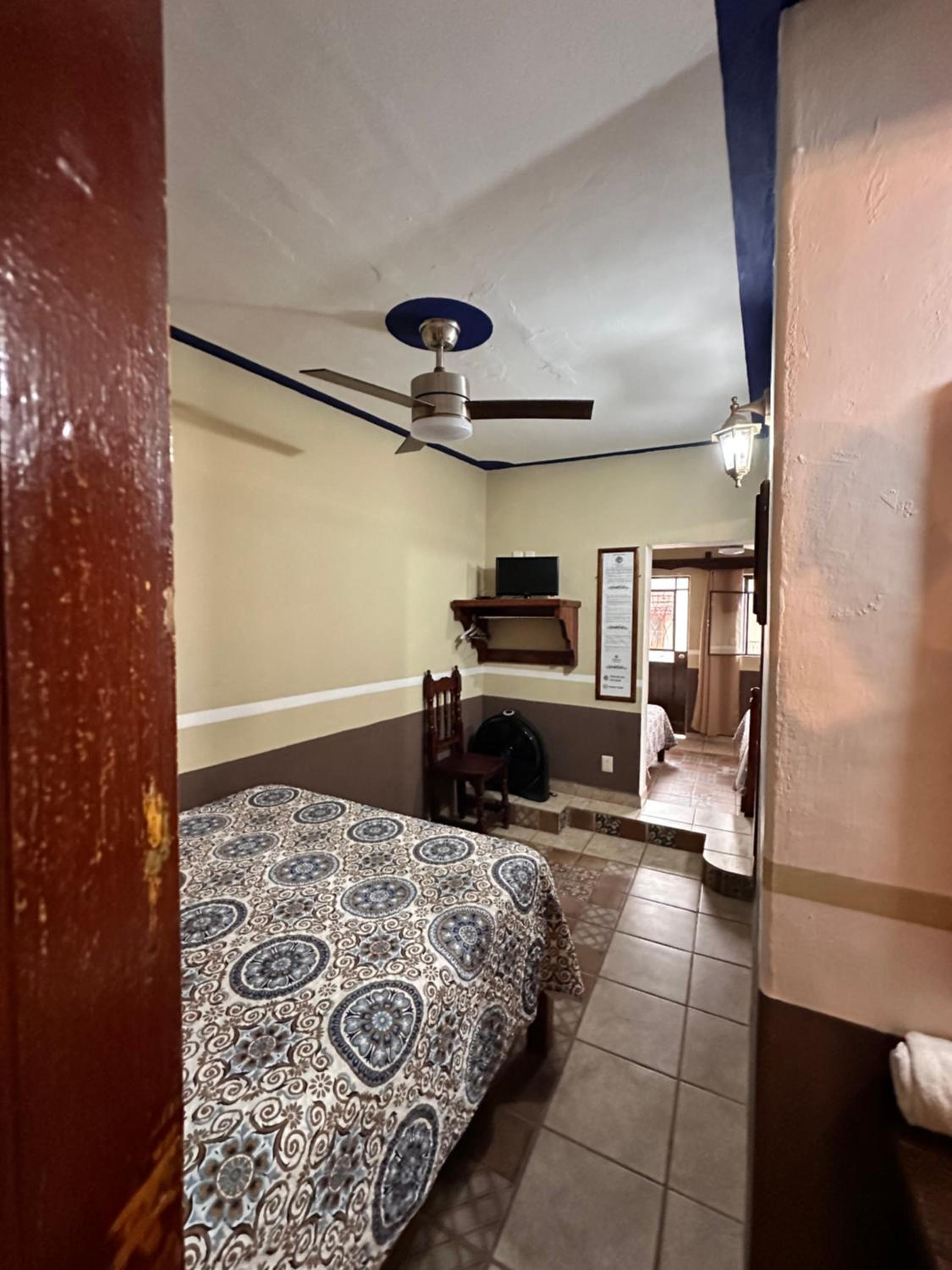 Triple Room with Balcony - Photo 5