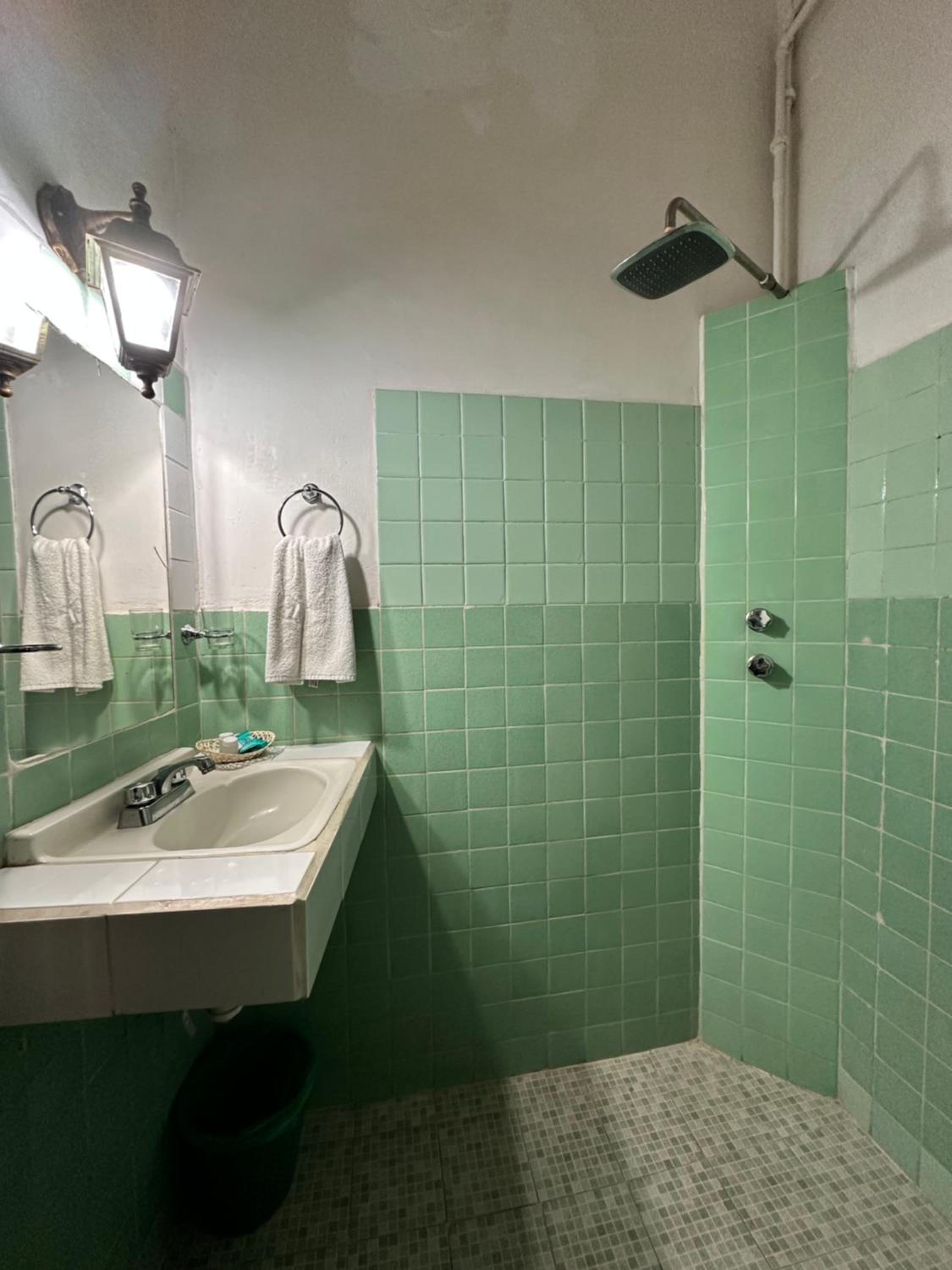 Double Room with Two Double Beds - Photo 9