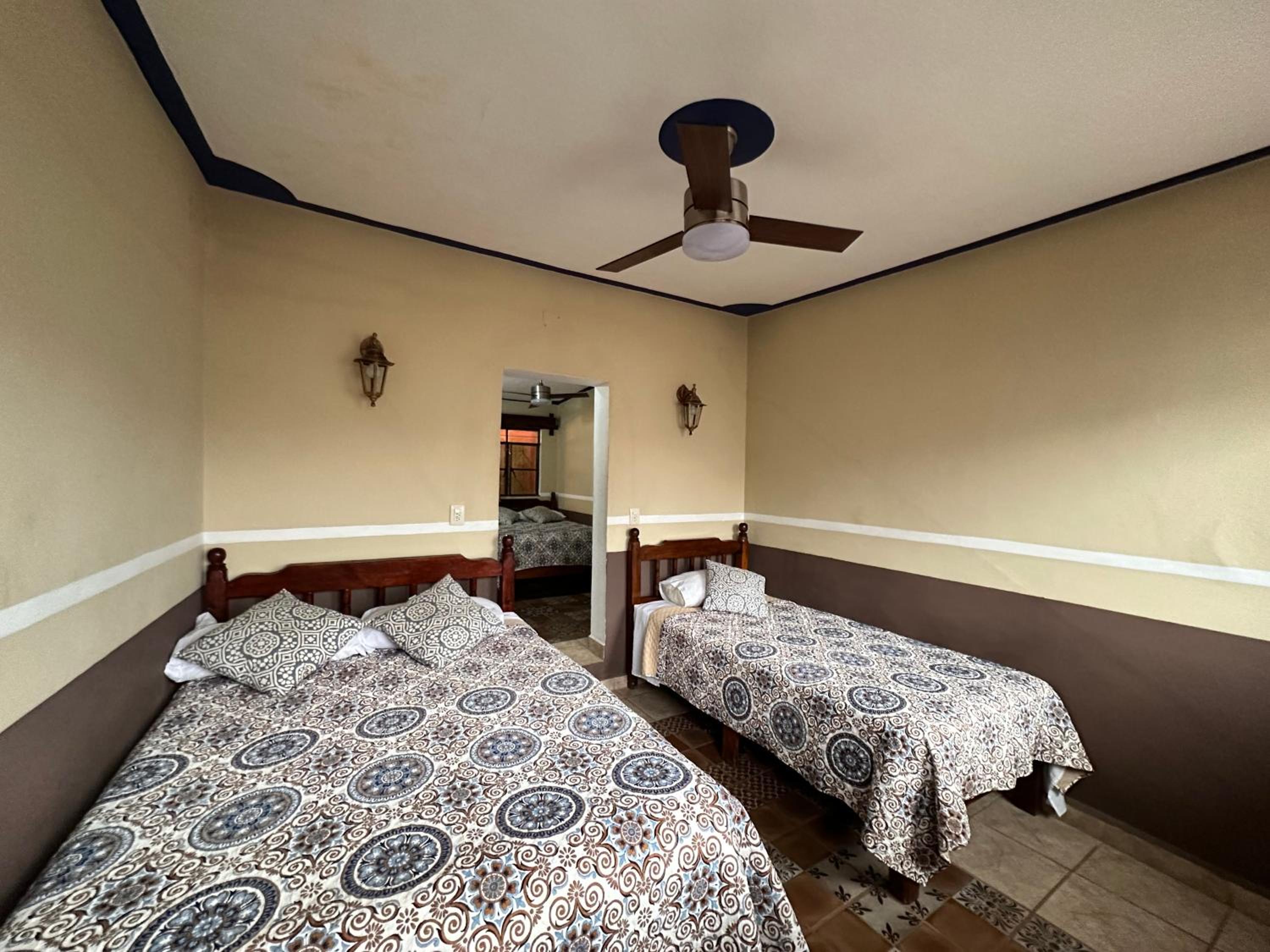 Triple Room with Balcony - Photo 3