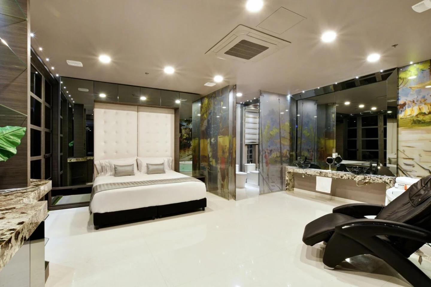 Penthouse Apartment