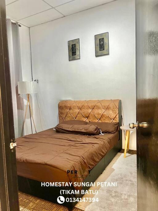 Three-Bedroom House photo 2