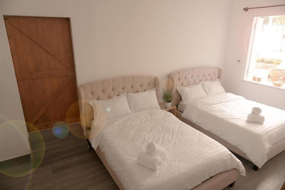 Three-Bedroom House photo 3
