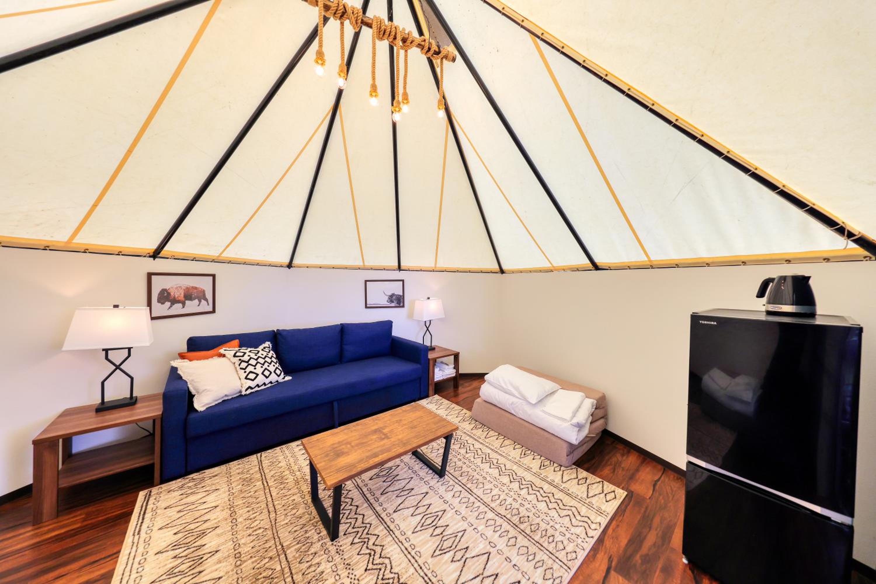 Quadruple Room with Balcony - Photo 8