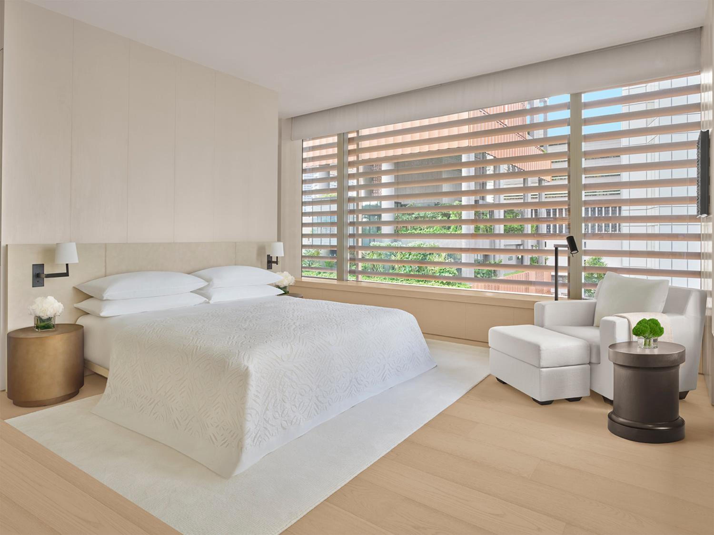 Tanglin Suite, 1 Bedroom Larger Suite, 1 King, Corner room, Upper floor photo 3