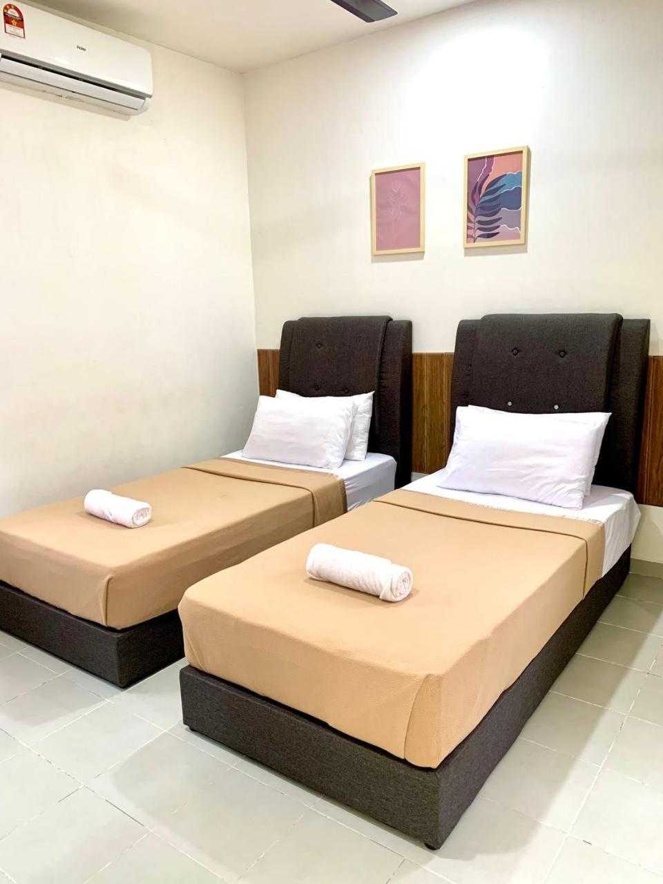 Standard Twin Room photo 2
