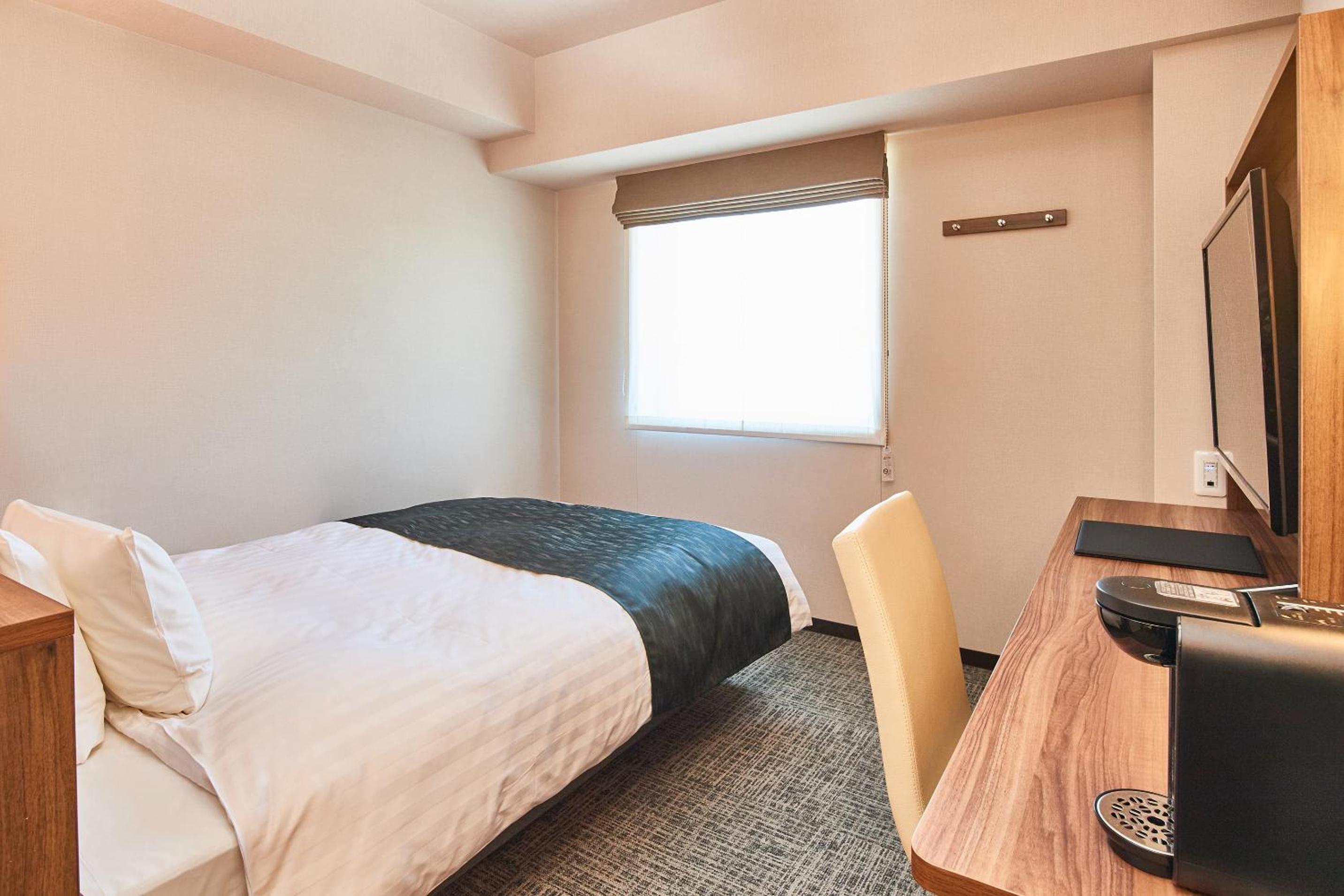 Double Room - Non-Smoking  - Photo 9