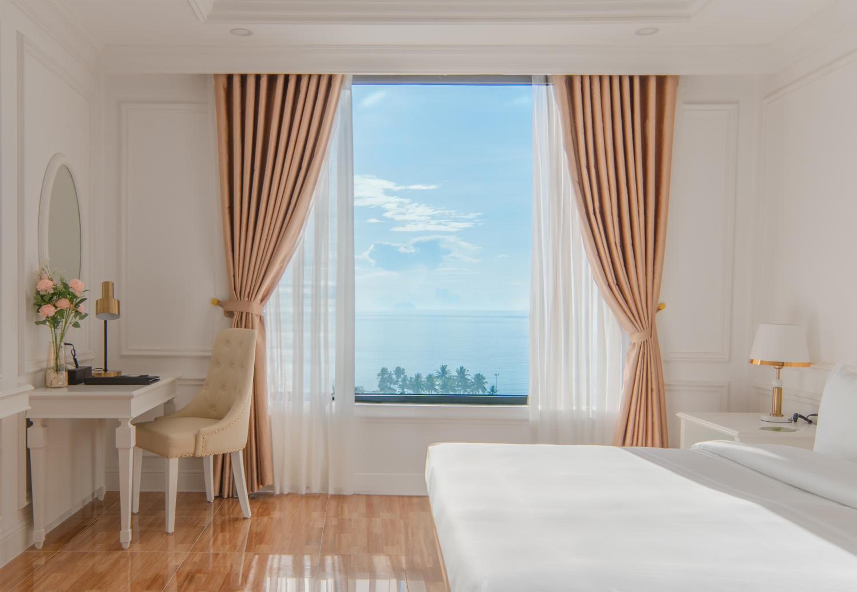 Suite with Sea View - Photo 10