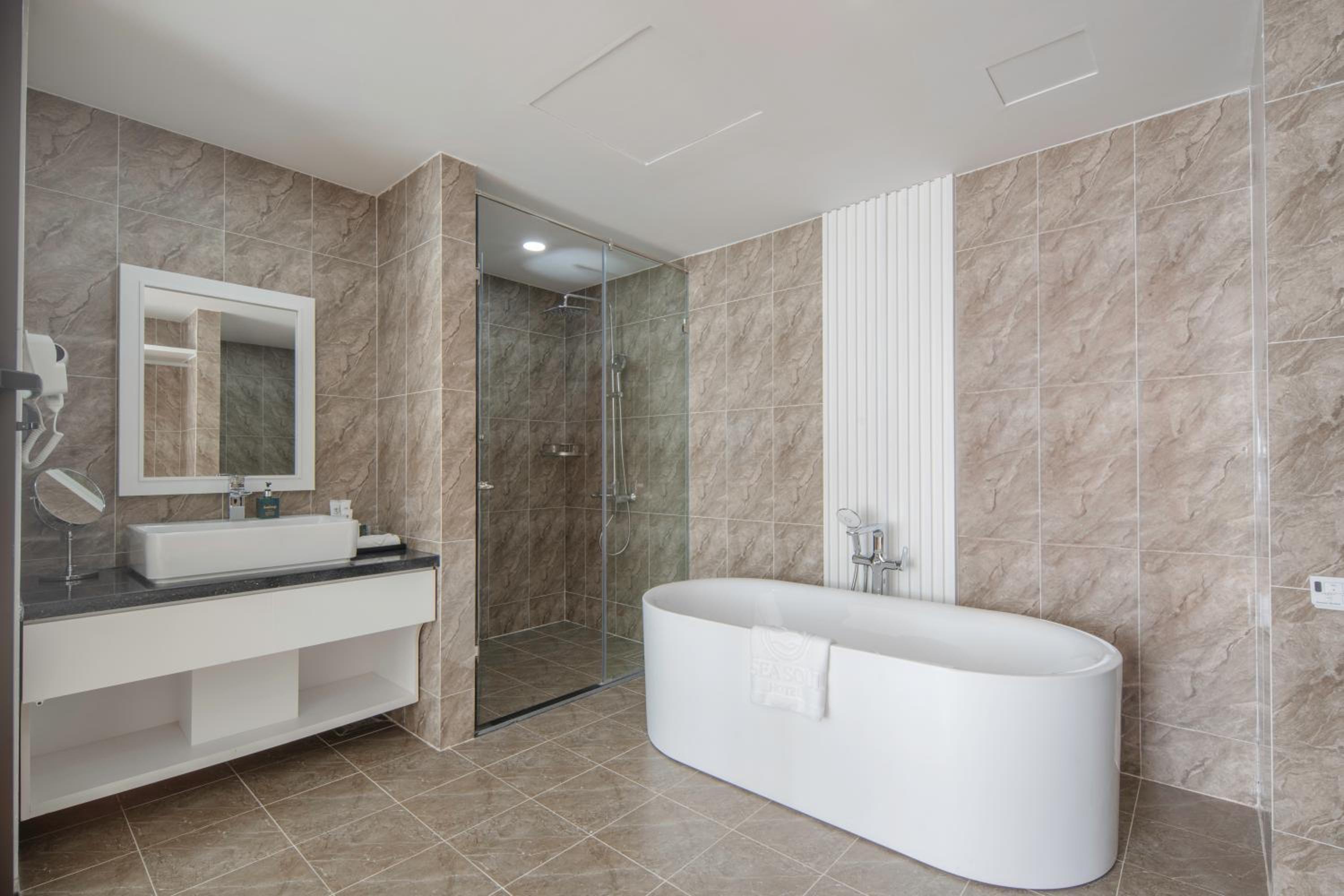 Suite with Sea View - Photo 3