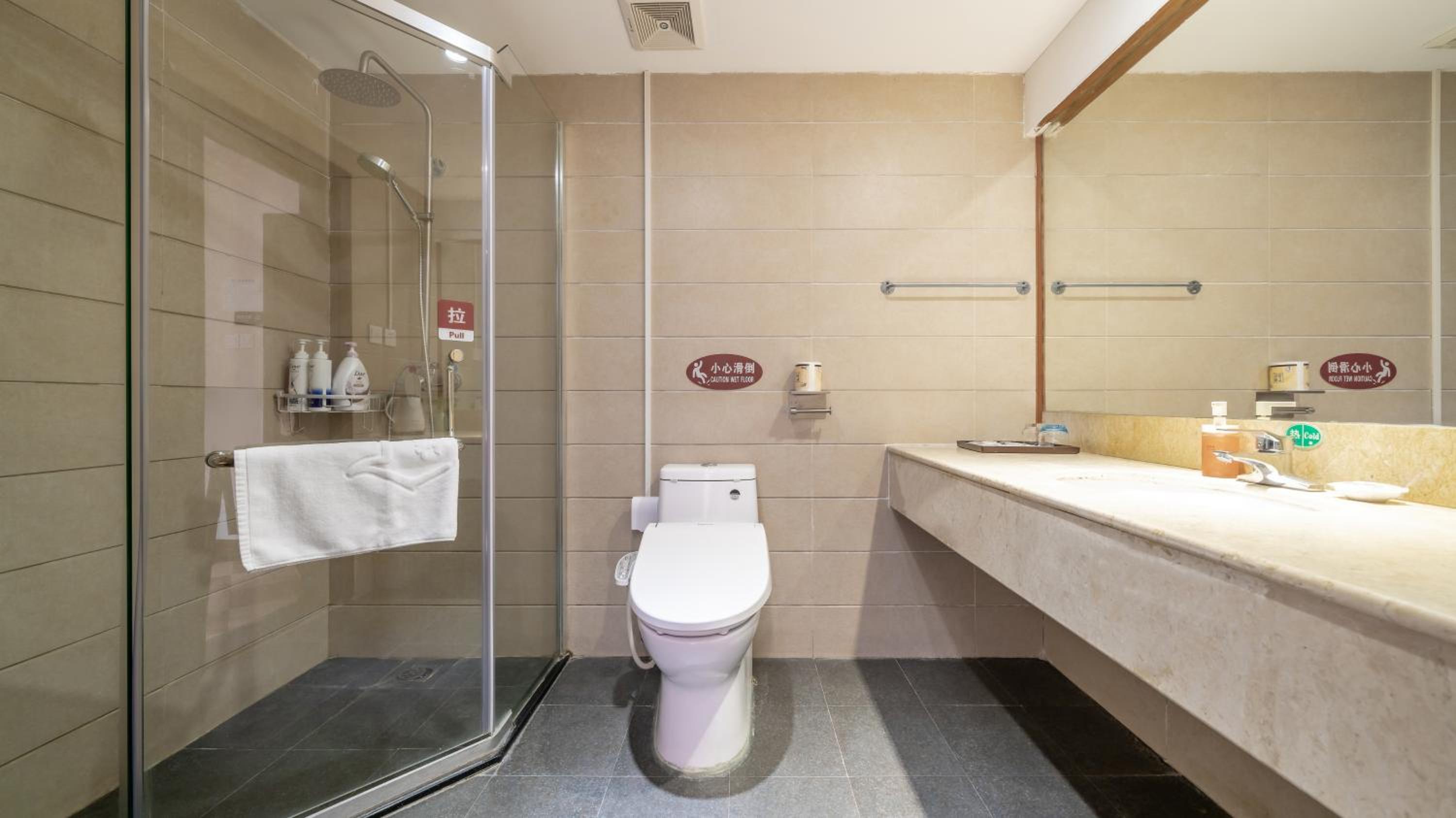 Courtyard Triple Room（free laundry, 1 free meal)） photo 3