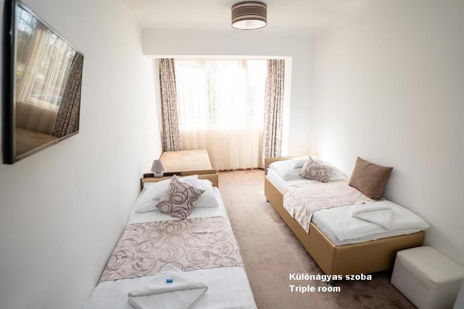 Standard Twin Room photo 2