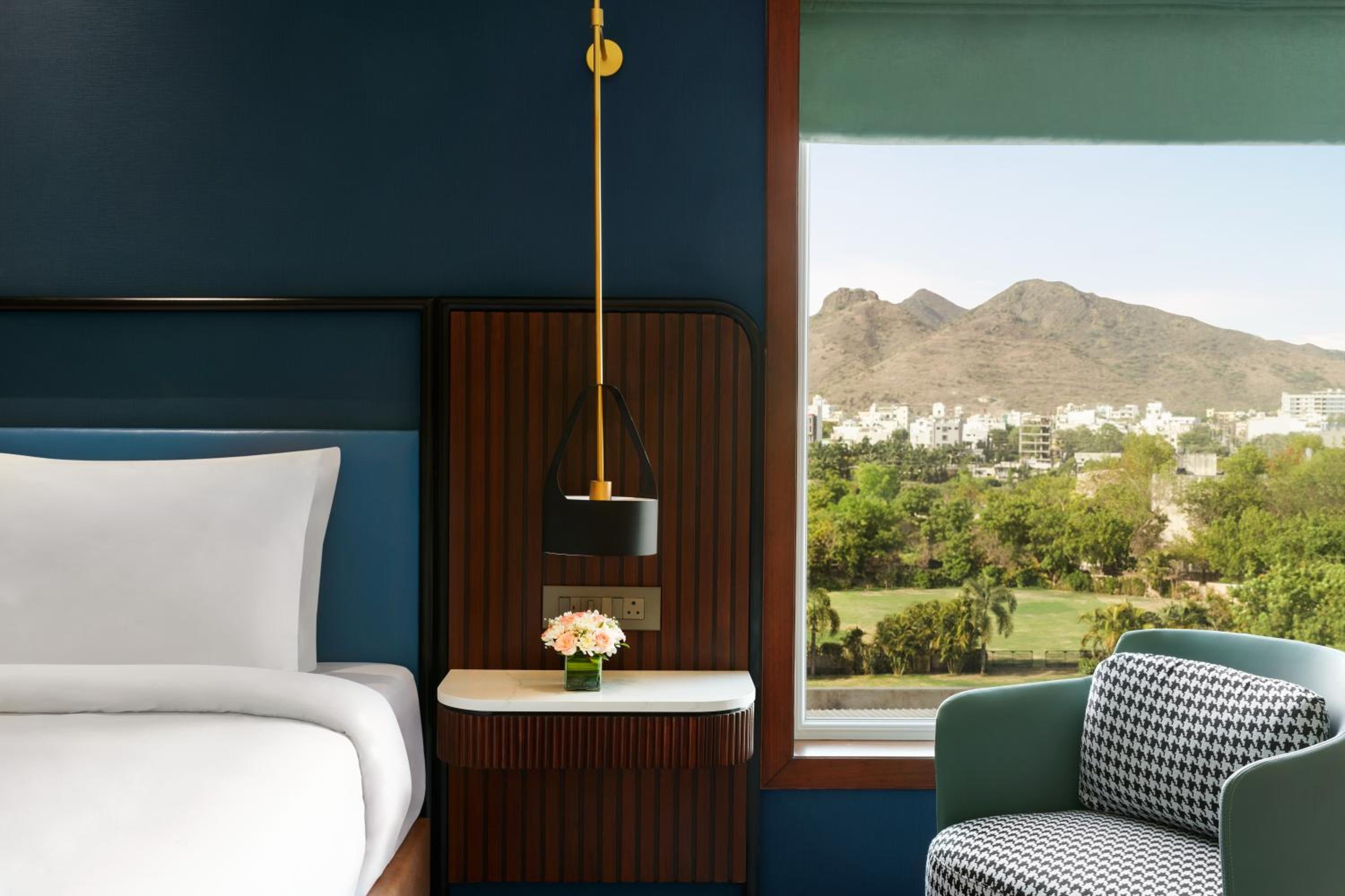 Superior King Room - Photo 3