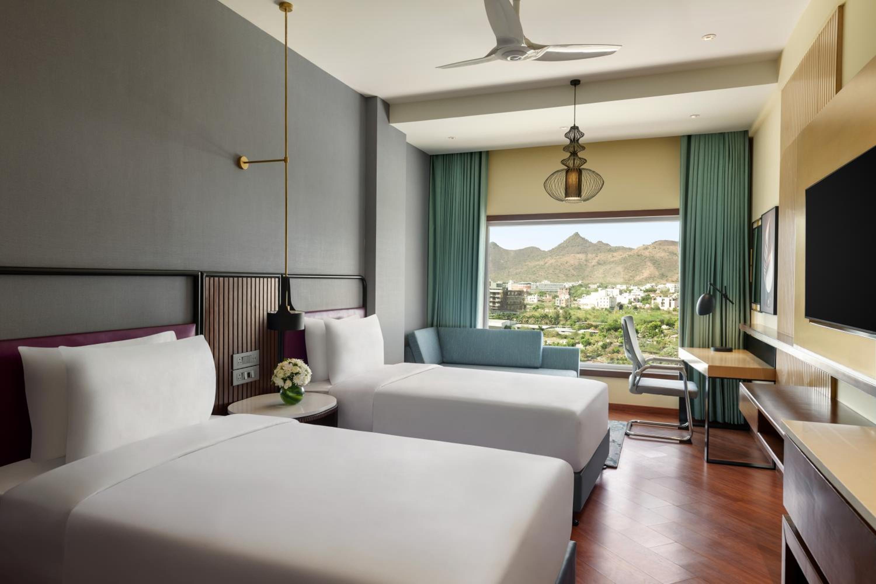 Premium Twin Room - Photo 5
