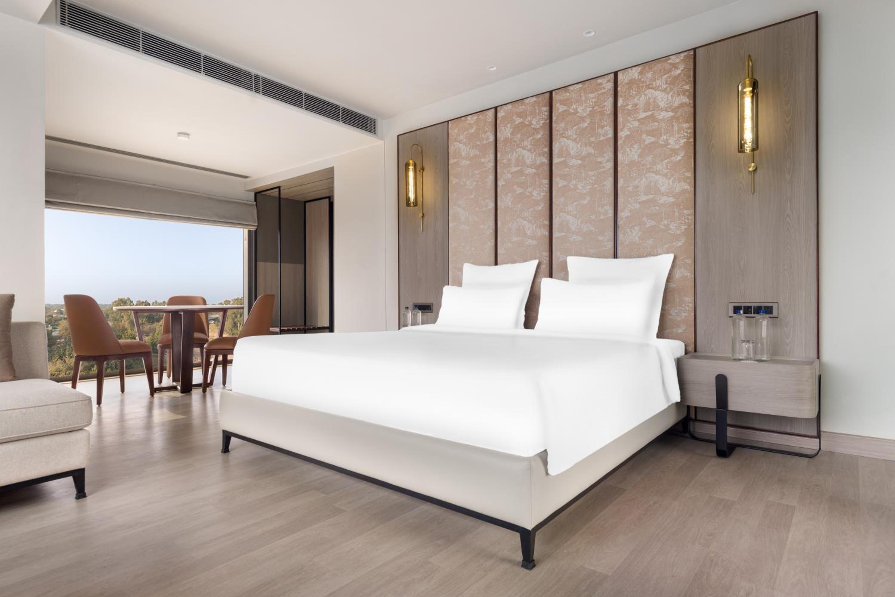Superior Suite with One Double Bed and Balcony photo 1