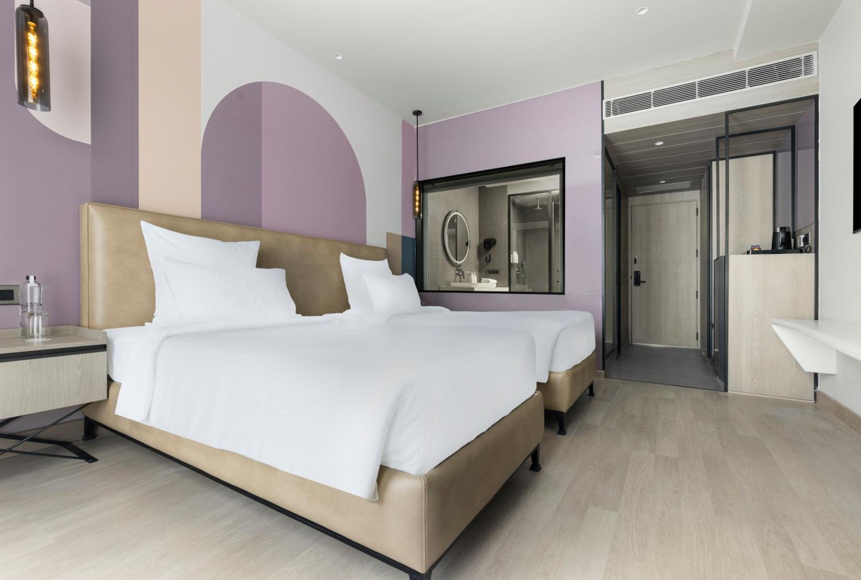 Classic Twin Room with Sofa - Photo 1