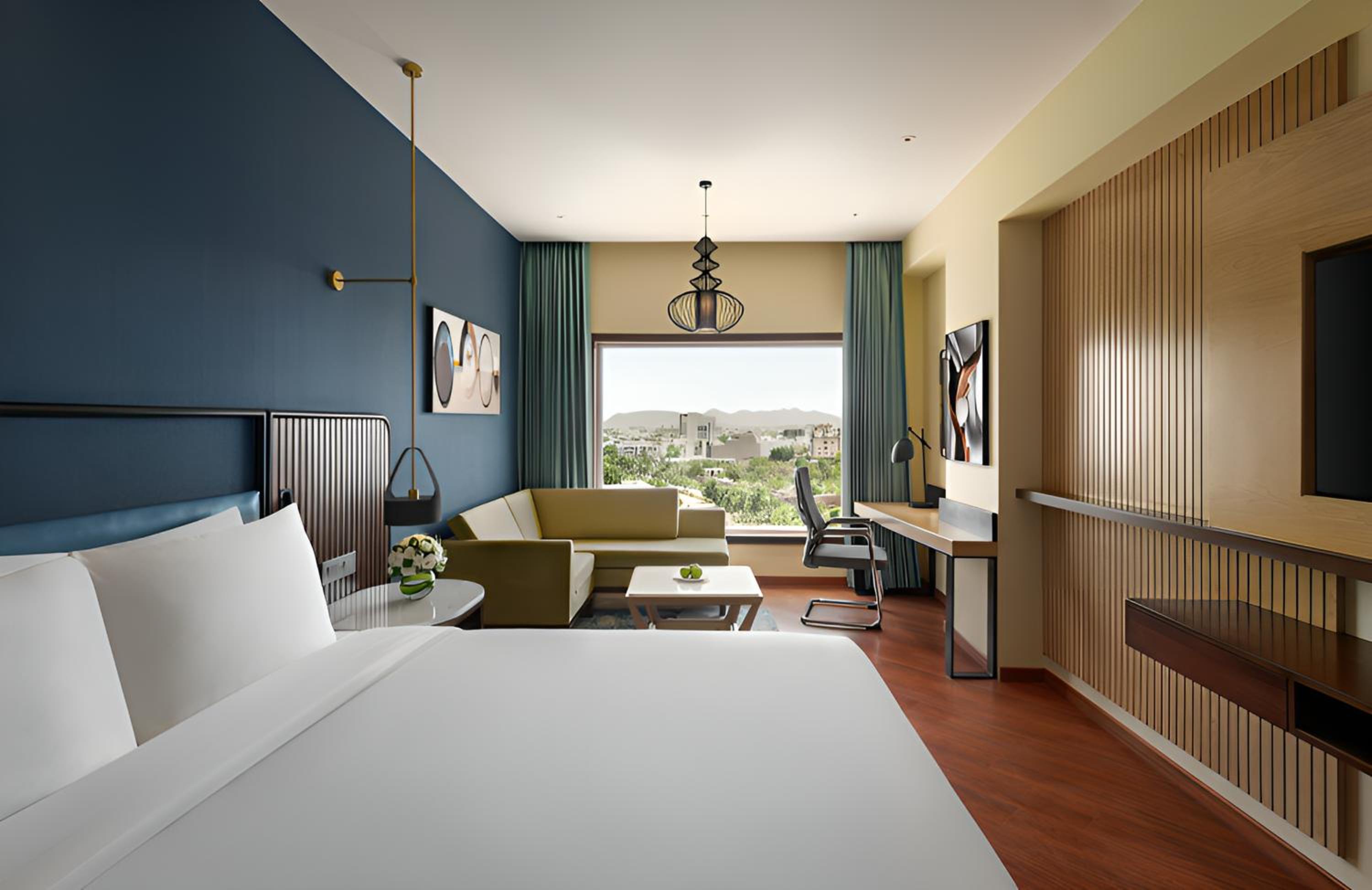 Deluxe King Room - Photo 3