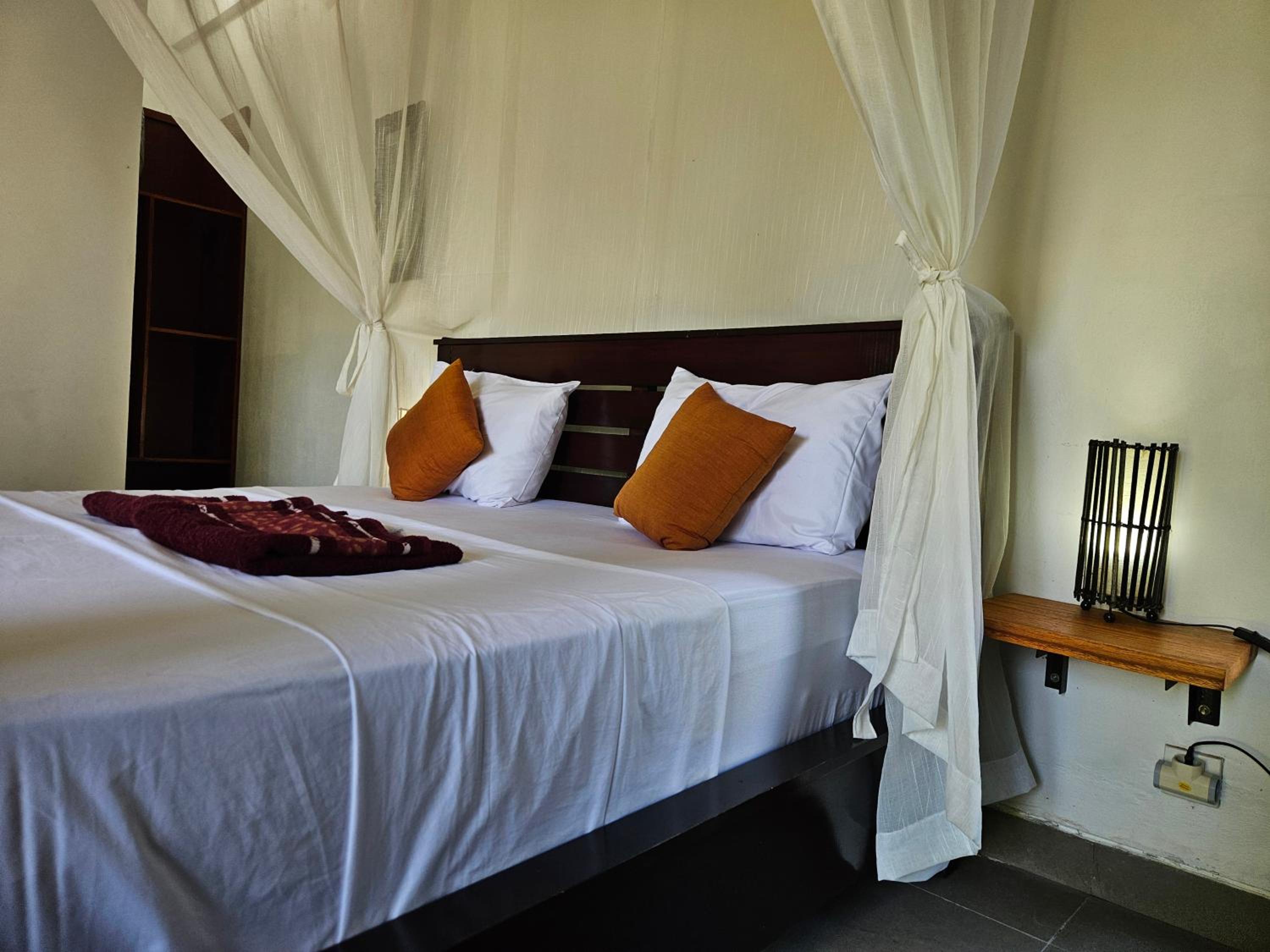 Double Room - Photo 11