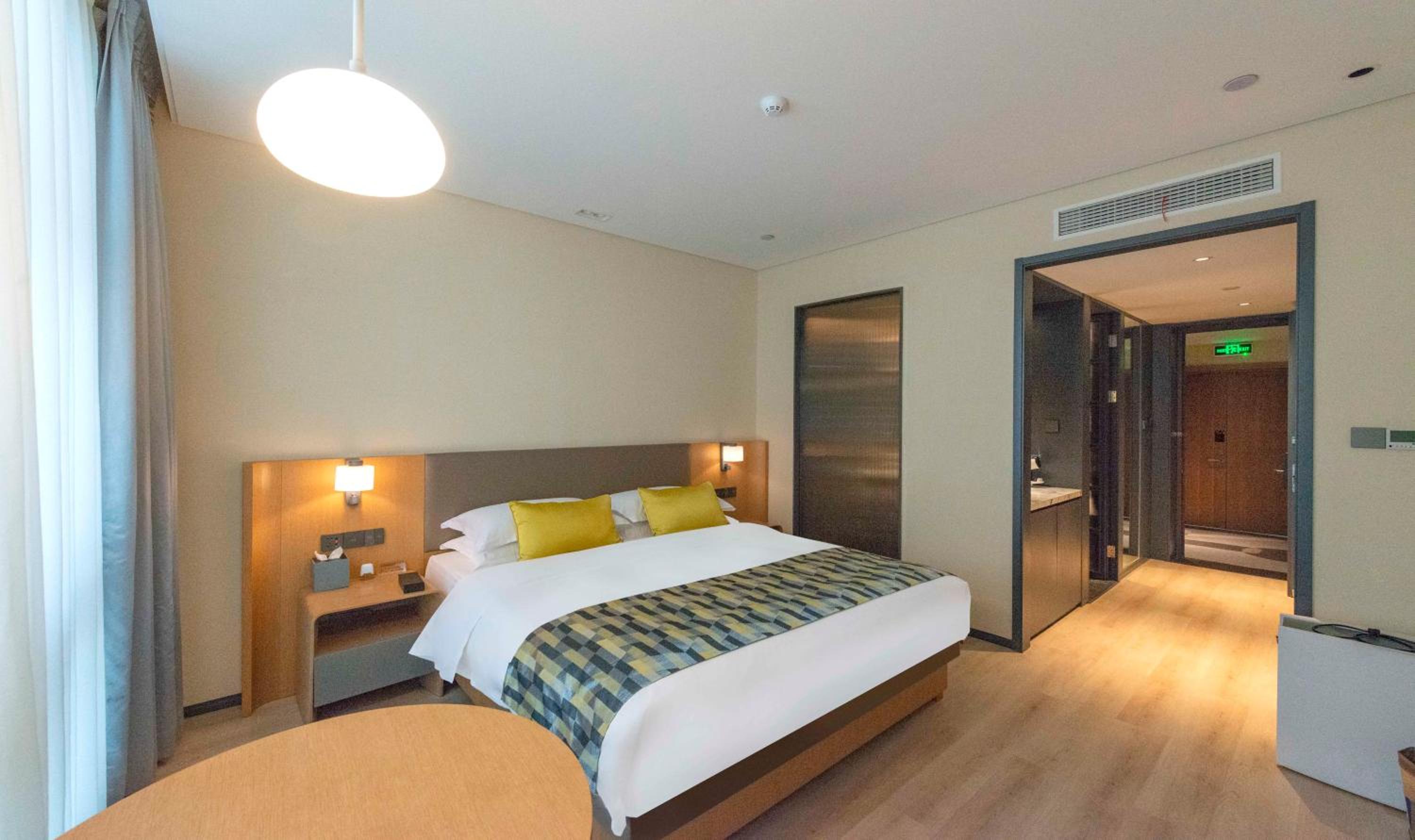 Deluxe Queen Room