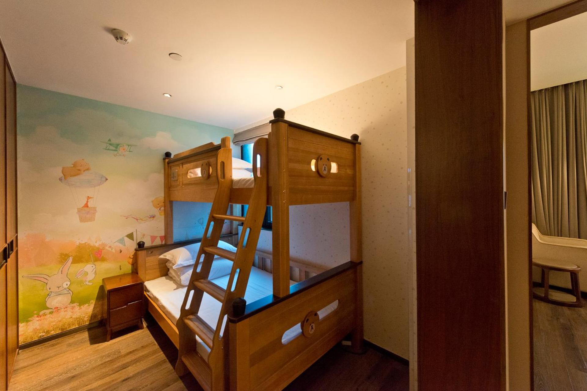 Deluxe Family Room