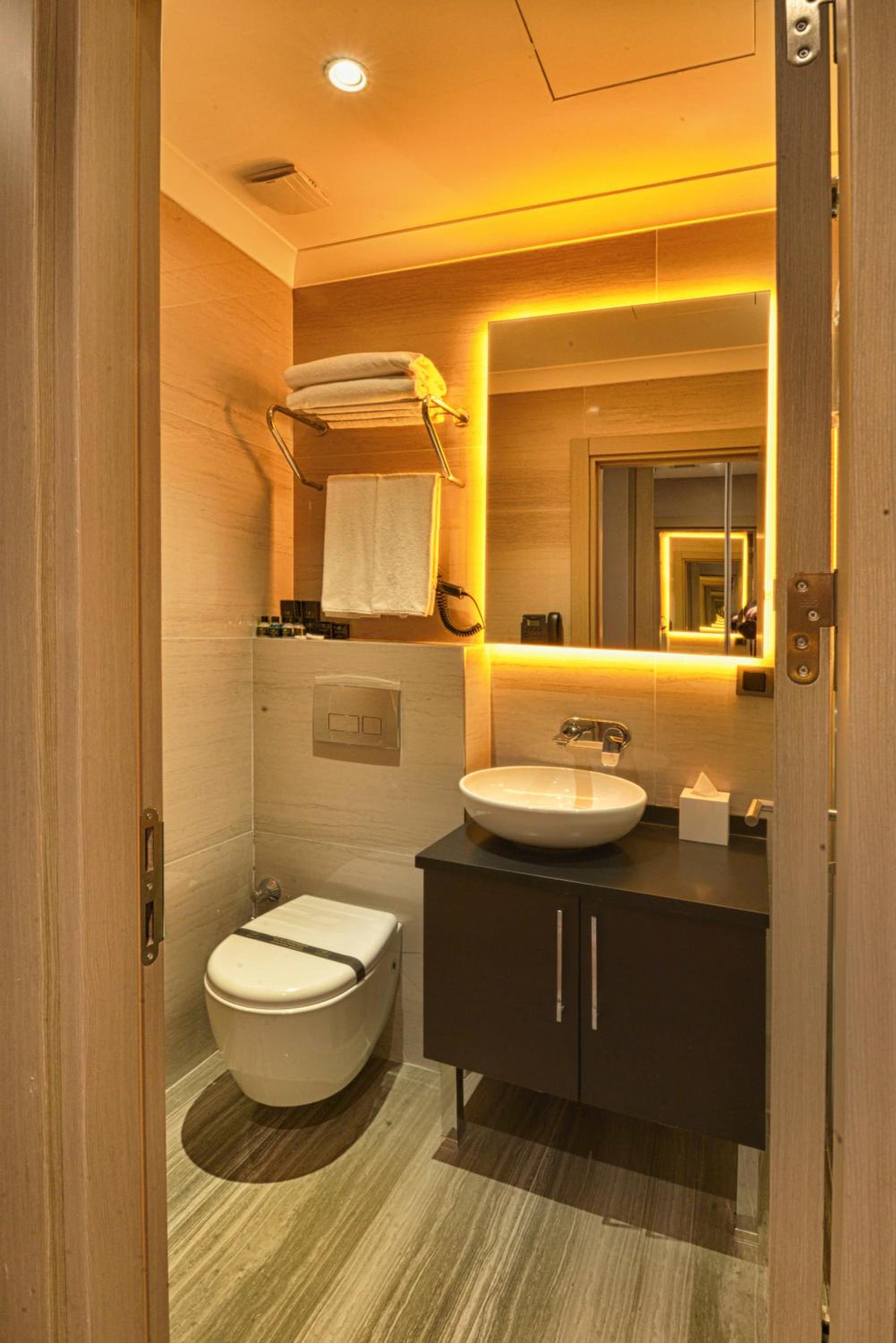 Standard Twin Room with Sea View